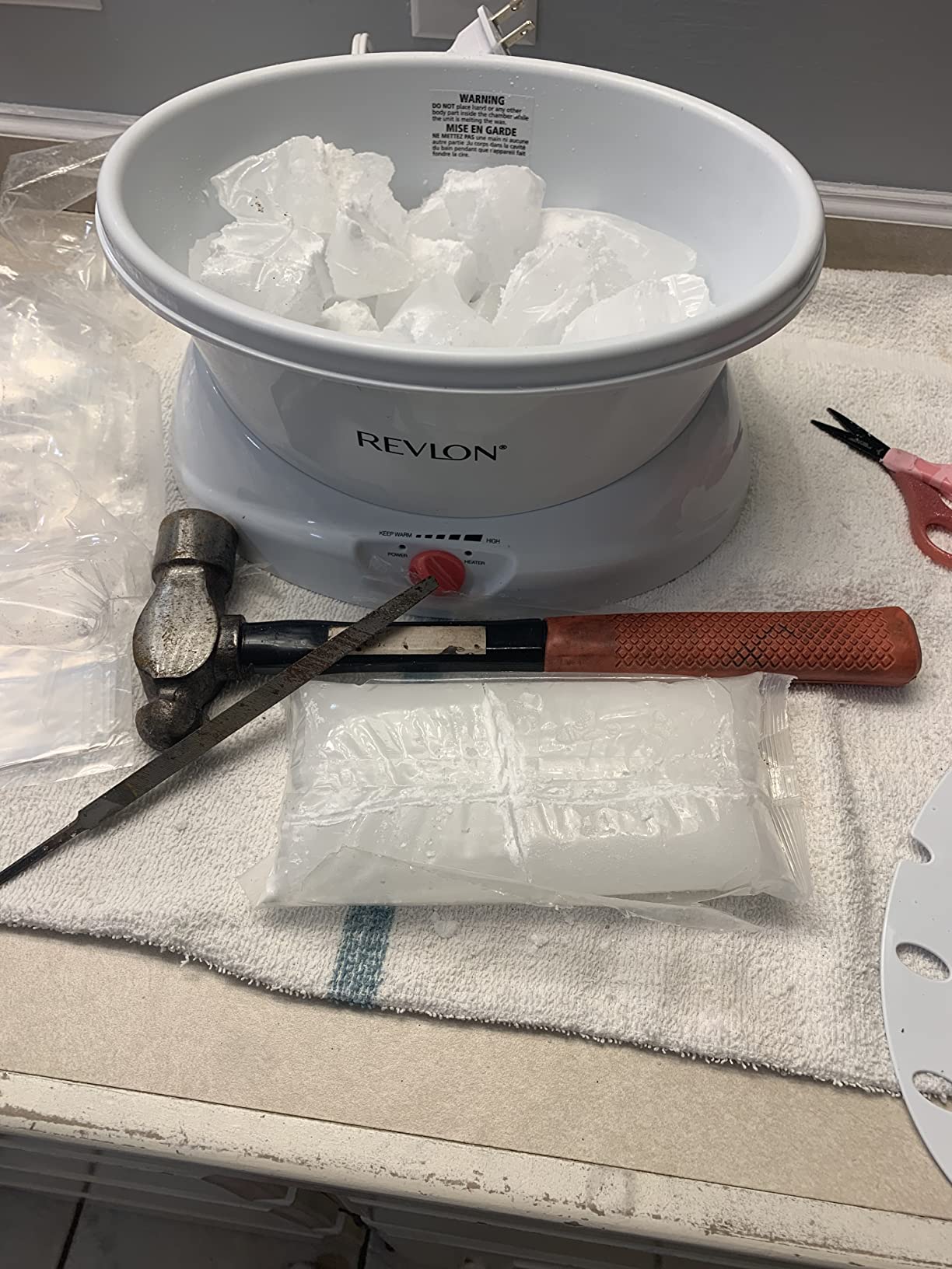 Revlon Luxury Paraffin Bath for Soft Hands, Elbows & Feet, White & Pink customer photo 2