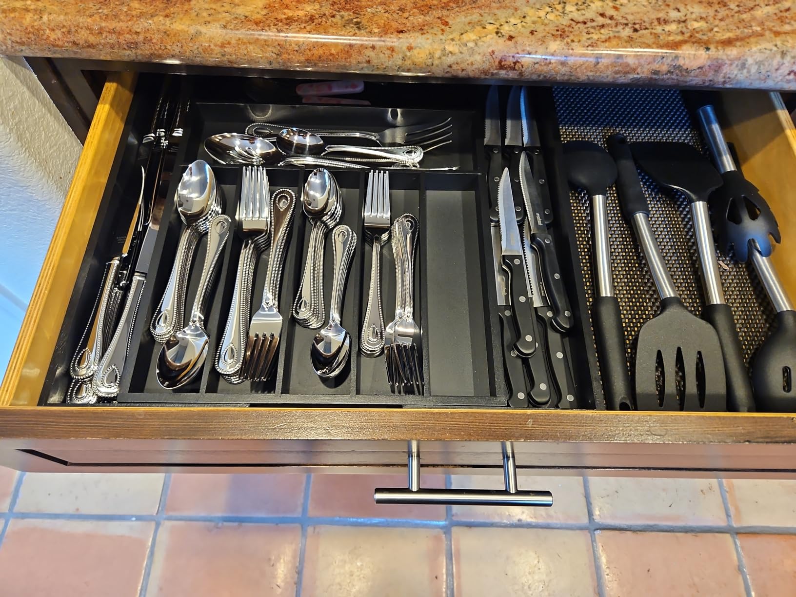 Lenox Silverware Set For 12, French Perle 65-Piece Flatware Set with Serving Utensils, Service For 12, Elegant 18/10 Stainless Steel Utensils with Beading, Knives Spoons & Forks (Silver, 65 Piece) customer photo 2