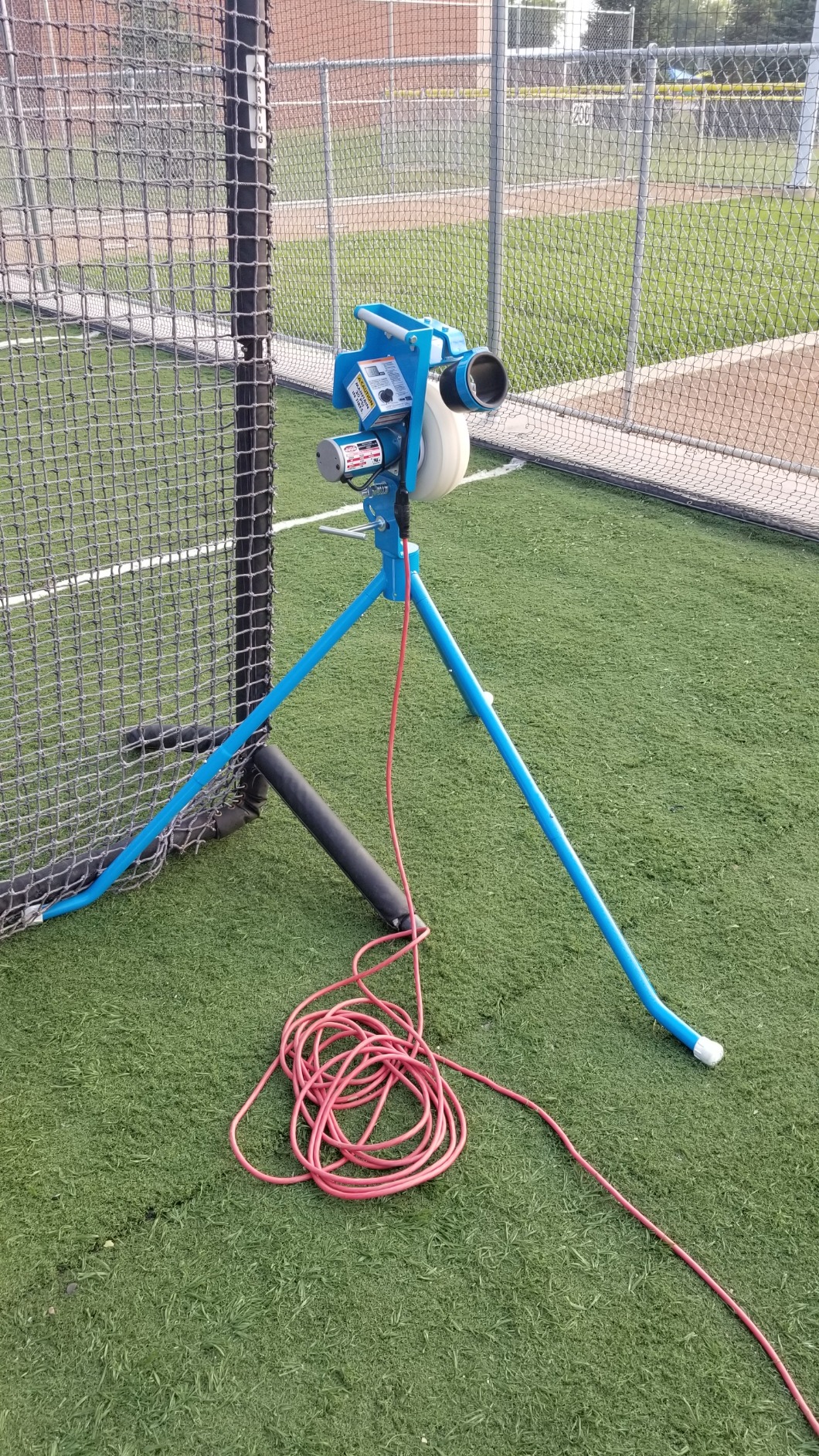 JUGS PS50 Baseball and Softball Pitching Machine customer photo 1