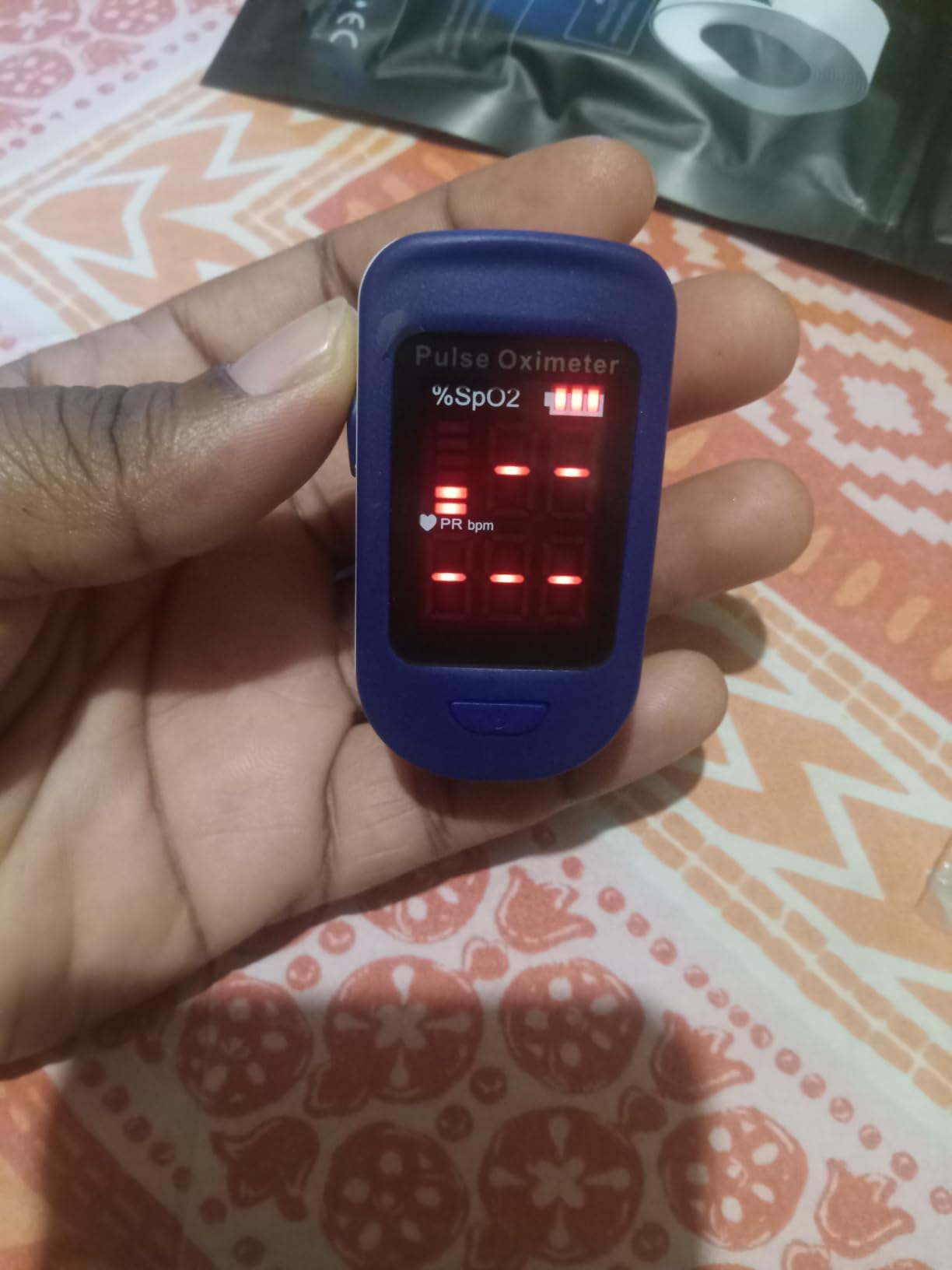 Zacurate 500BL Fingertip Pulse Oximeter Blood Oxygen Saturation Monitor with Batteries Included customer photo 1