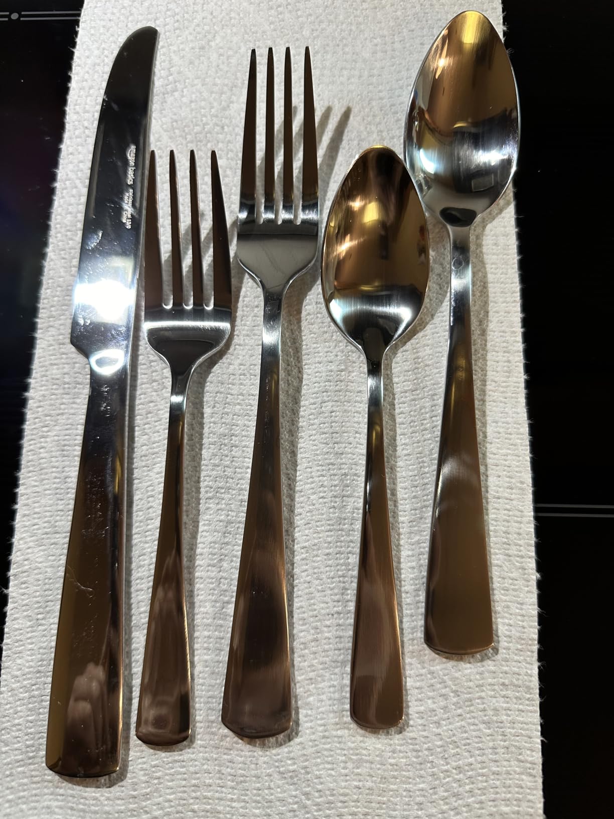 Amazon Basics 20-Piece Stainless Steel Flatware Set with Square Edge, Dishwasher Safe, Simple Design, Service for 4, Silver customer photo 2