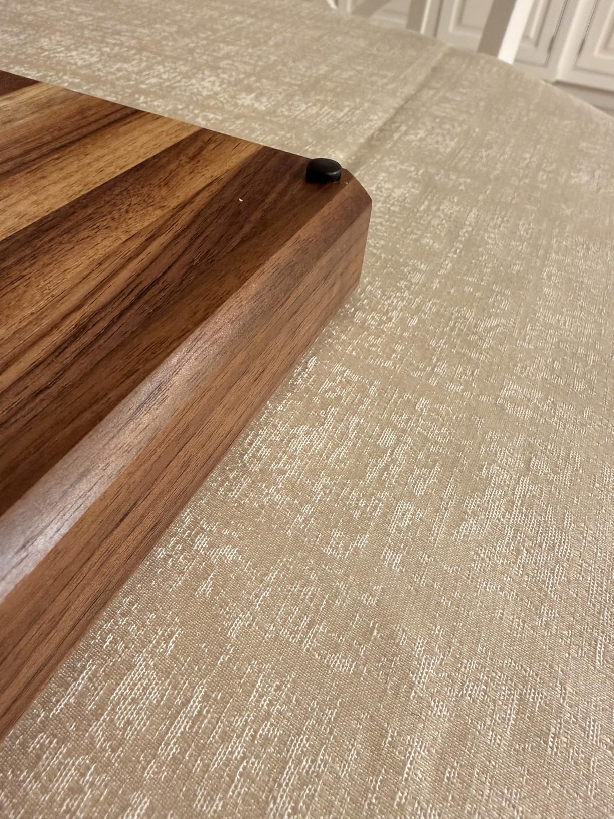 Sonder Los Angeles Winsome Acacia Wood Cutting Board | Acacia Edge Grain Cutting Board for Kitchen with Juice Groove & Sorting Compartment | 16x12x1.5 in customer photo 1