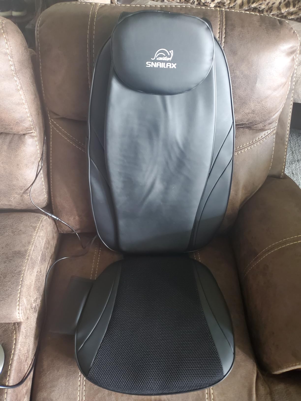 Snailax Shiatsu Back Massager with Heat, Deep Kneading Massage Chair Pad for Neck, Shoulders, Full Back & Waist, Adjustable Roller Massage Seat Cushion for Home Office, Pain Relief, Gift for Men Women customer photo 1