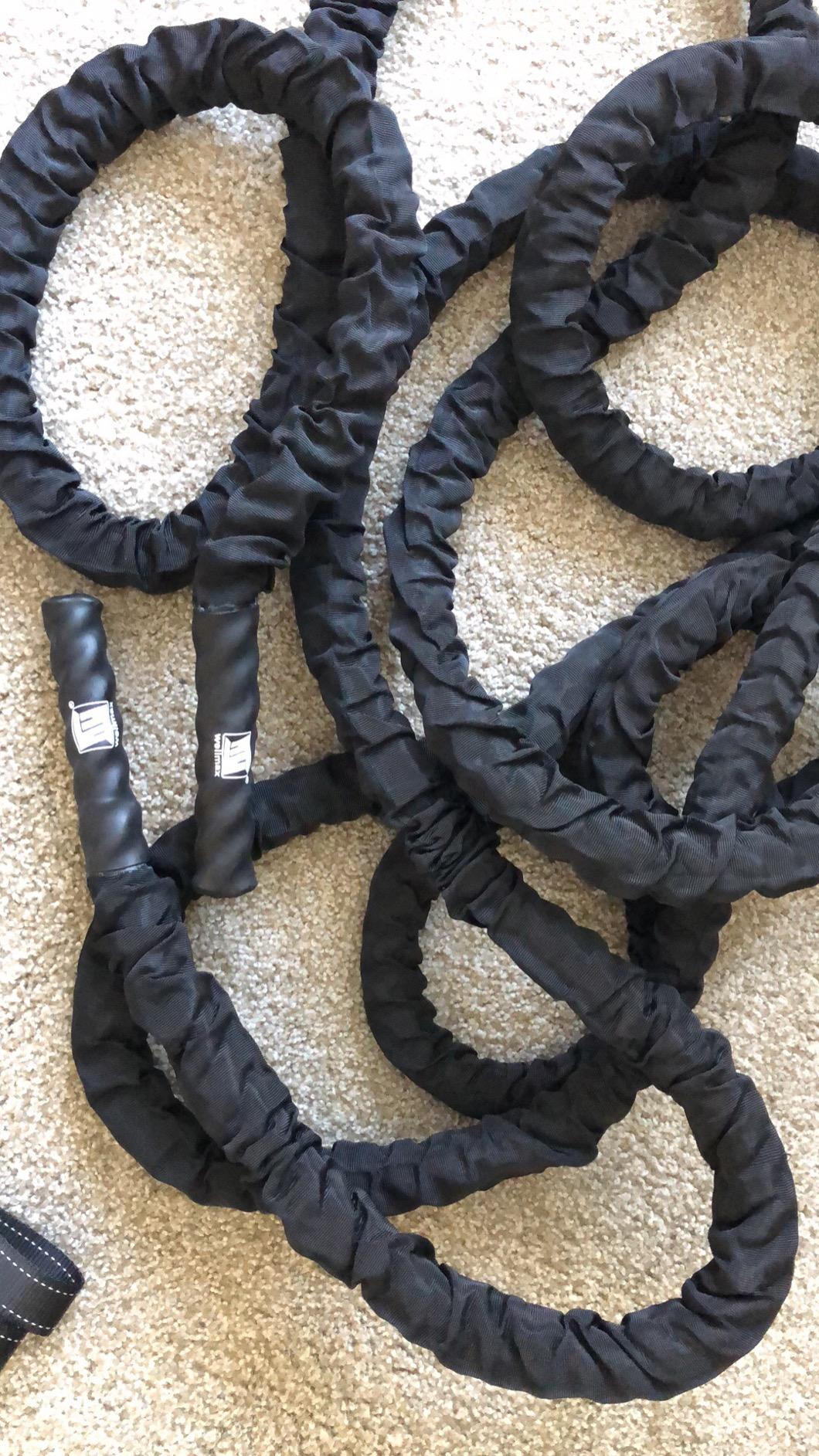 Wellmax Heavy Duty Battle Rope with Portable Anchor Kit, 1.5 and 2 inch by 30ft, Perfect for Muscle Training Exercise, Fitness, Cardio Workout and Crossfit customer photo 2