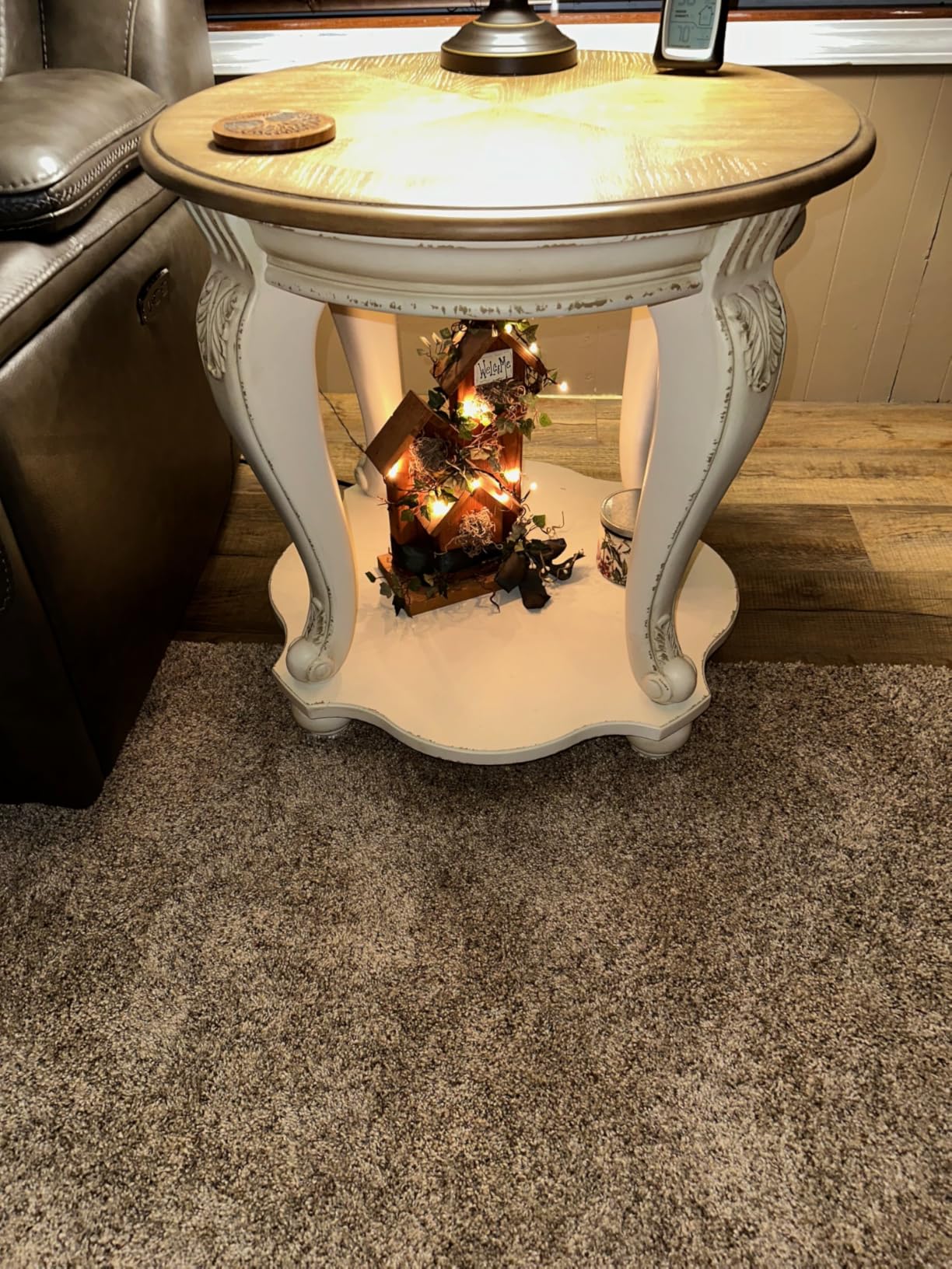 Signature Design by Ashley Realyn Round End Table, Cottage-Style Side Table with Antiqued Two-Tone Finish, Wood & Veneer Construction for Living Room or Bedroom, White/Brown customer photo 2