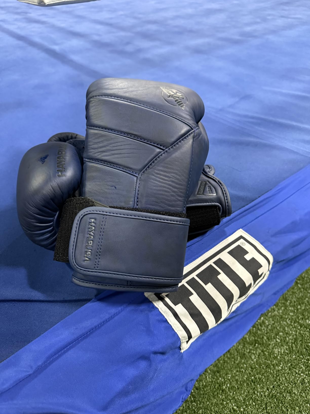 Hayabusa T3 LX Leather Boxing Gloves Men and Women for Training Sparring Heavy Bag and Mitt Work customer photo 1