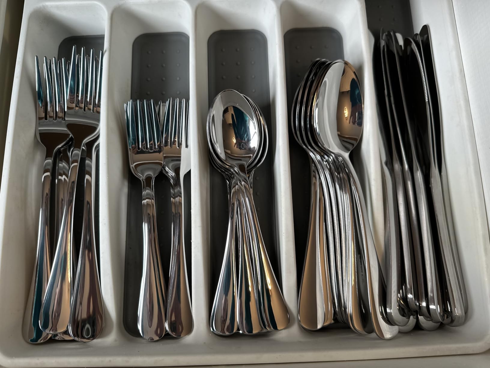 Silverware Set for 8, 40 Piece Heavy Duty Stainless Steel Flatware Utensils Cutlery Set Including Steak Knife Fork and Spoon, Dishwasher Safe, Gift Package for Wedding Housewarming customer photo 1