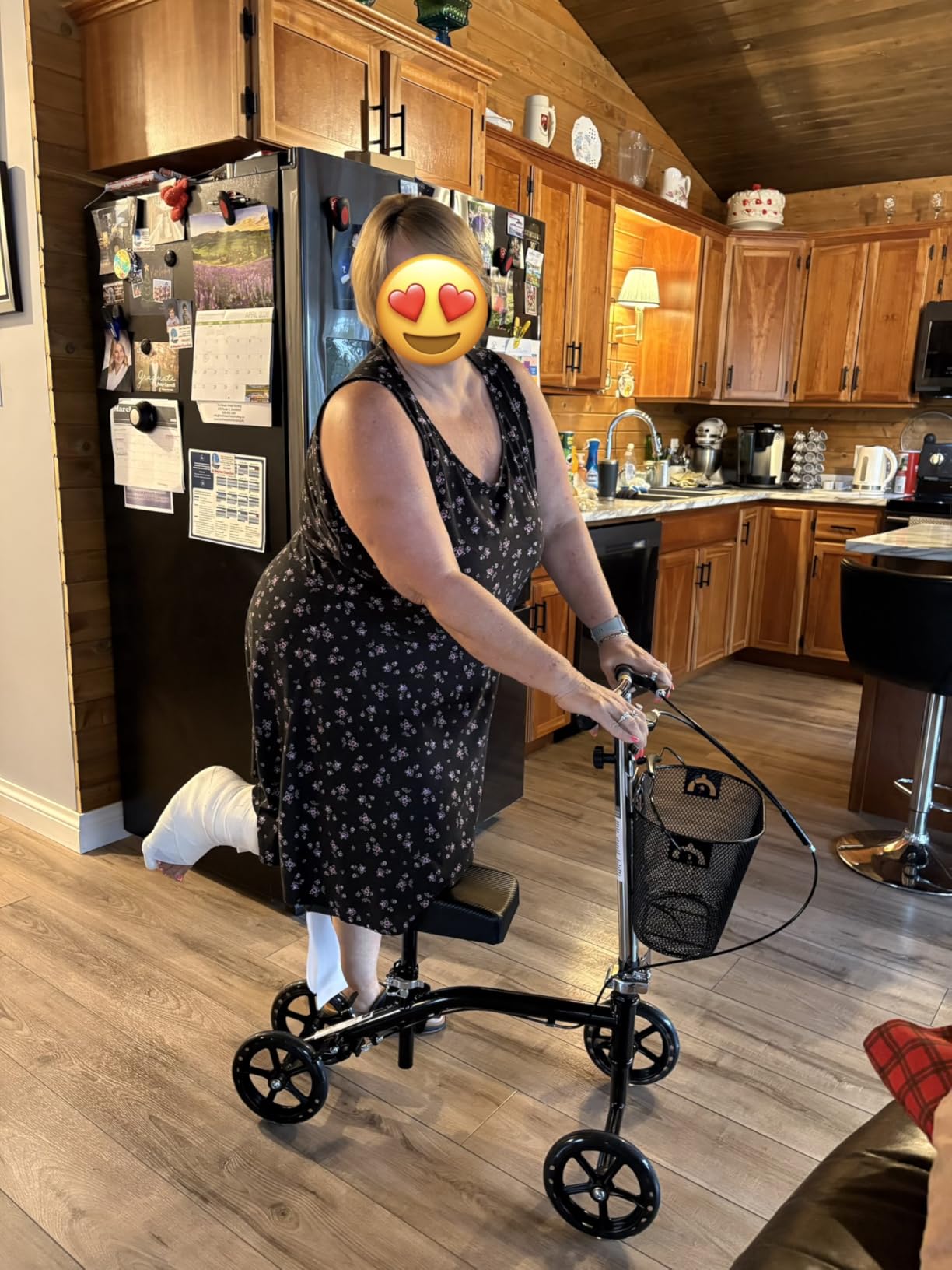 Medline Steerable Knee Walker, Large 8