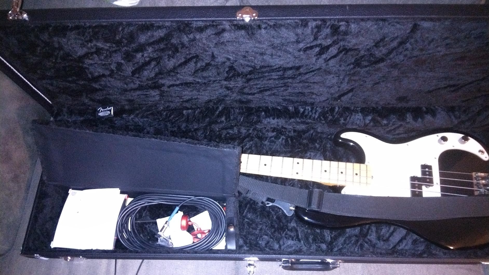 Fender Classic Series Wood Case, Stratocaster/Telecaster, Navy Blue customer photo 1