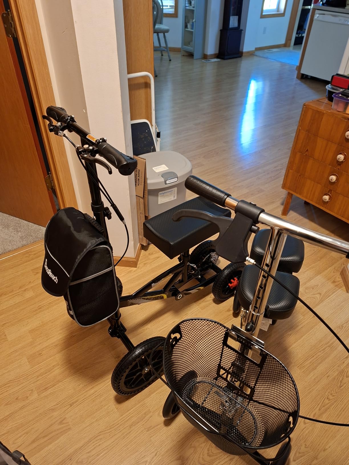BlessReach All Terrain Foldable Knee Scooter Walker - Economical Knee Walker for Foot Injuries, Compact Crutches Alternative - Black customer photo 2