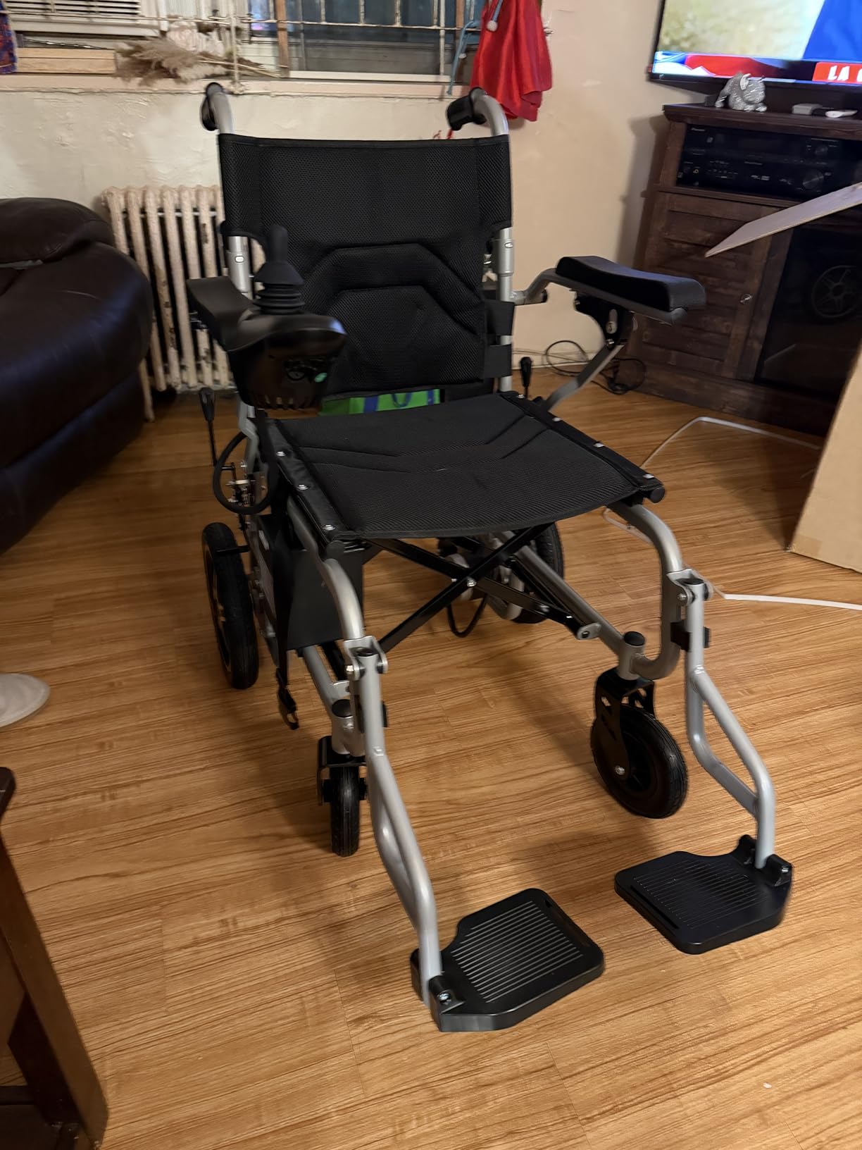 Culver Artemis Pro Lightweight Foldable Electric Wheelchairs for Seniors - 2x250W Motor Power Wheelchair - Travel/User Friendly Electric Wheelchairs for Seniors, Long Range Electric Wheelchair, Red customer photo 2