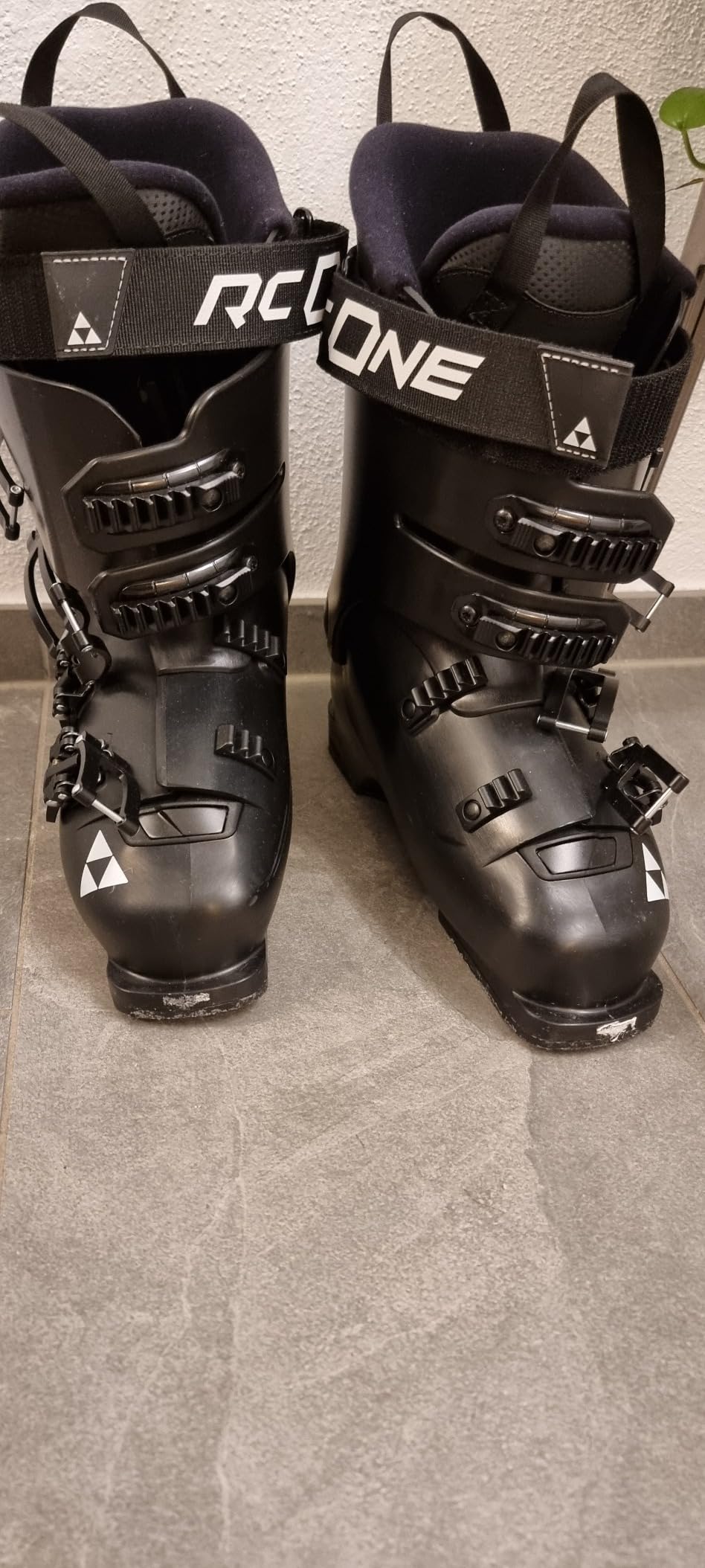FISCHER Rc One 8.5 Alpine Skis Boots customer photo 1