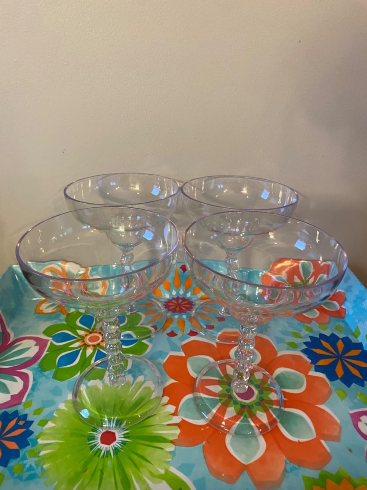 TOPZEA Acrylic Margarita Glasses Set of 4, 13.5 oz Shatter-proof Plastic Daiquiri Cocktail Cup, Unbreakable Martini Champagne Coupe Glasses Drinkware for Poolside, Bar, Party, BPA-free, Reusable customer photo 2