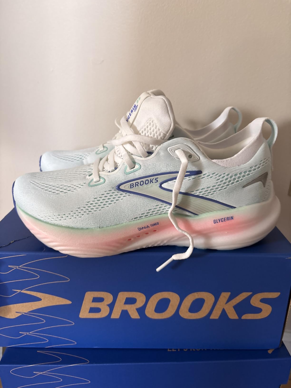 Women's Glycerin 22 Neutral Running Shoe customer photo 2