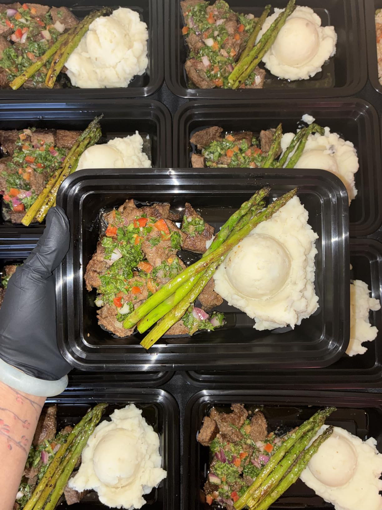 Dealusy 50 Pack (100-Piece) 24 oz Meal Prep Containers Reusable with Lids, Sturdy Leakproof and Food Safe, Microwave, Freezer, Dishwasher Safe Prep Containers, To Go Take Out Plastic Food Storage customer photo 1