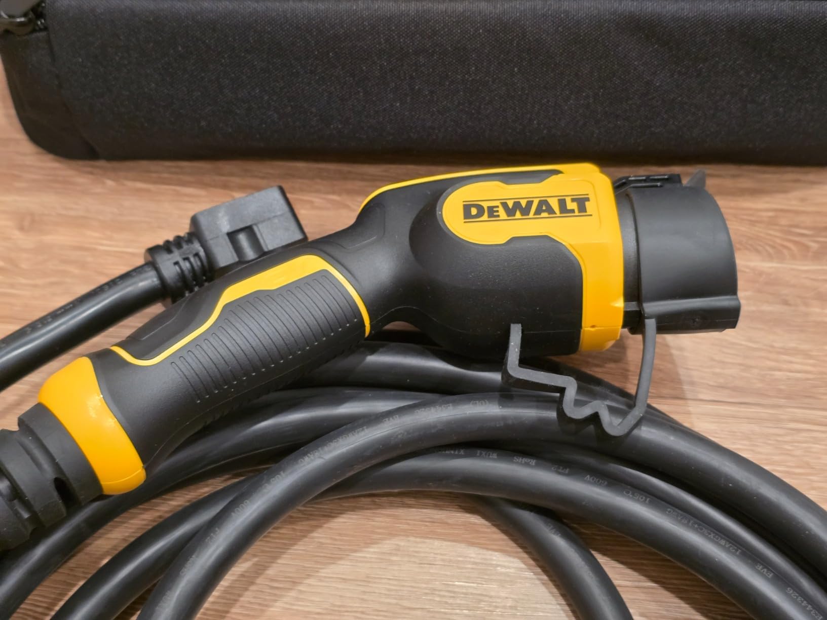 DEWALT Level 1 & 2 Portable Electric Vehicle (EV) Charger, 16 Amps, 120-240V, CSA Certified Indoor/Outdoor, NEMA 6-20 with 5-15 Adapter Included, 25 ft. Cable, 2024 Model customer photo 2
