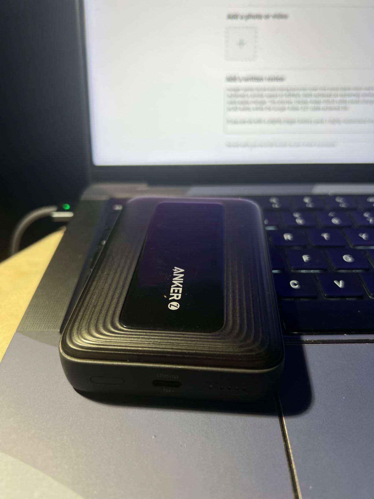 Anker Zolo Magnetic Power Bank, 10,000mAh Wireless Portable Charger with 30W Max Fast Charging, Battery Pack with Built-in USB-C Cable and Adjustable Stand customer photo 1
