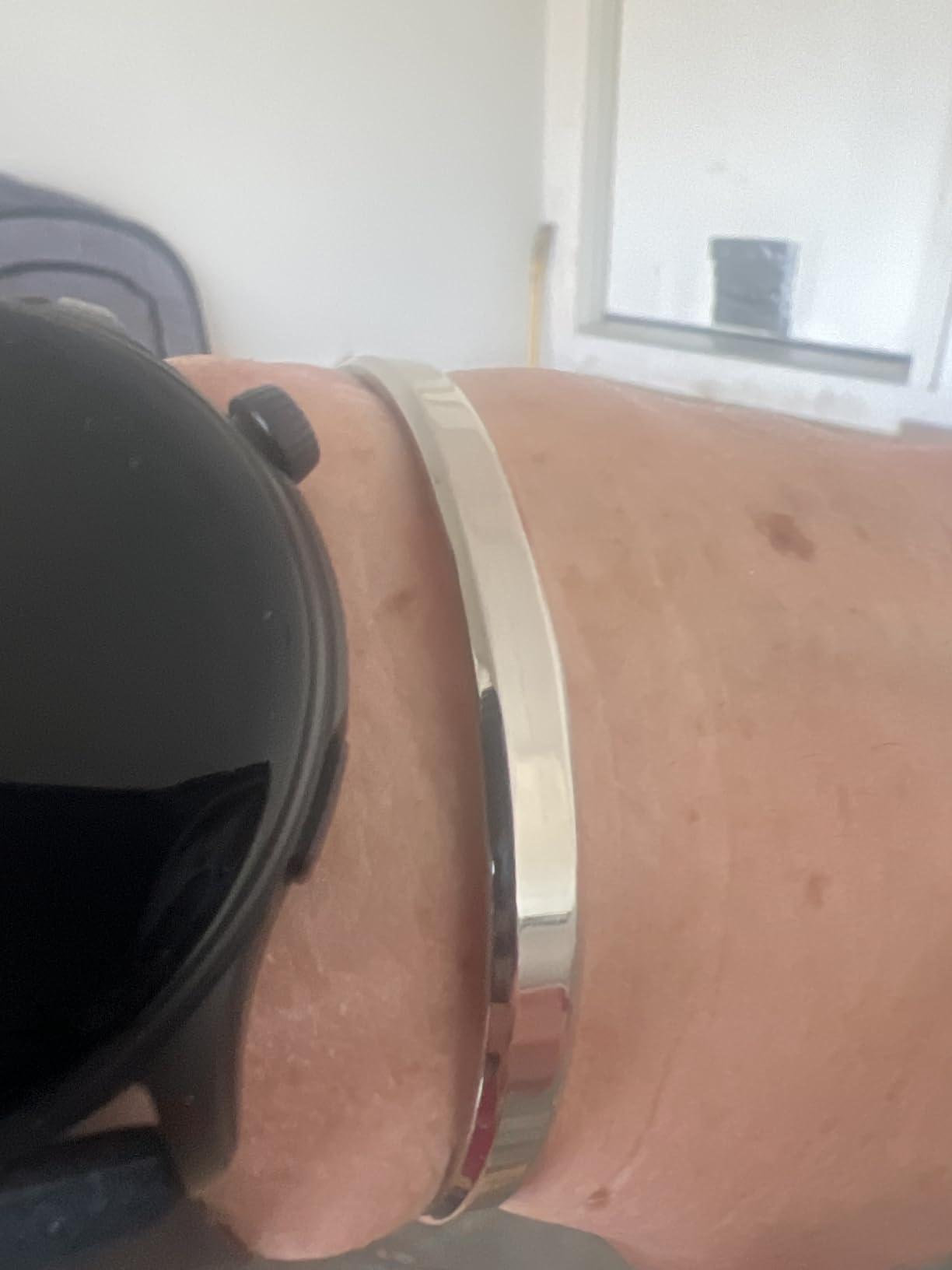 Men's Minimalist Titanium Cuff Bracelet, Versatile Unisize Waterproof, Design-Led Artisan Jewelry from London, Ravick customer photo 1