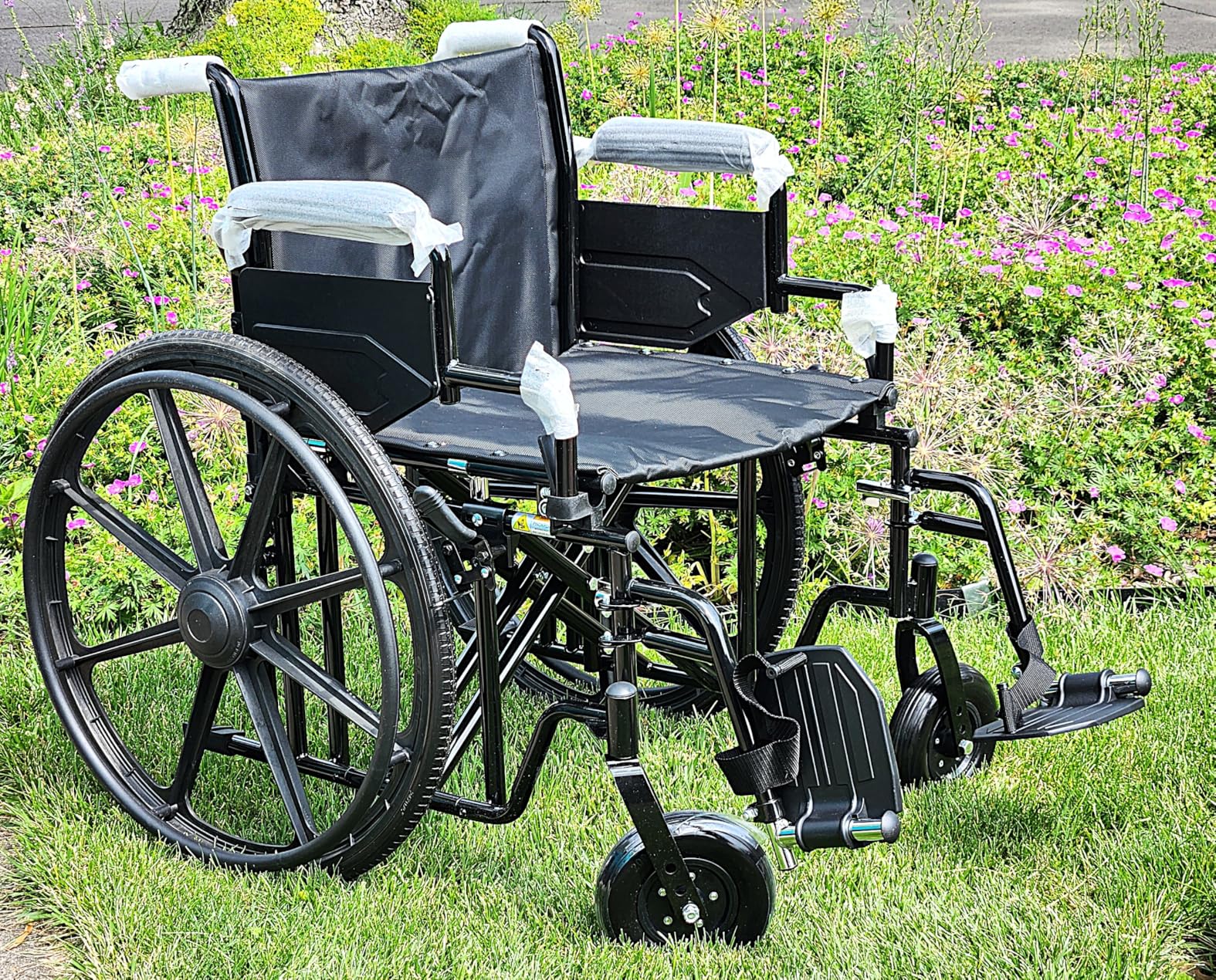 PEPE Mobility Bariatric Wheelchair for Adult, 22 Inch Seat, Supports up to 500 lbs, Sturdy Steel Frame, Black, Heavy Duty Self-Propelled Wheel Chair customer photo 2