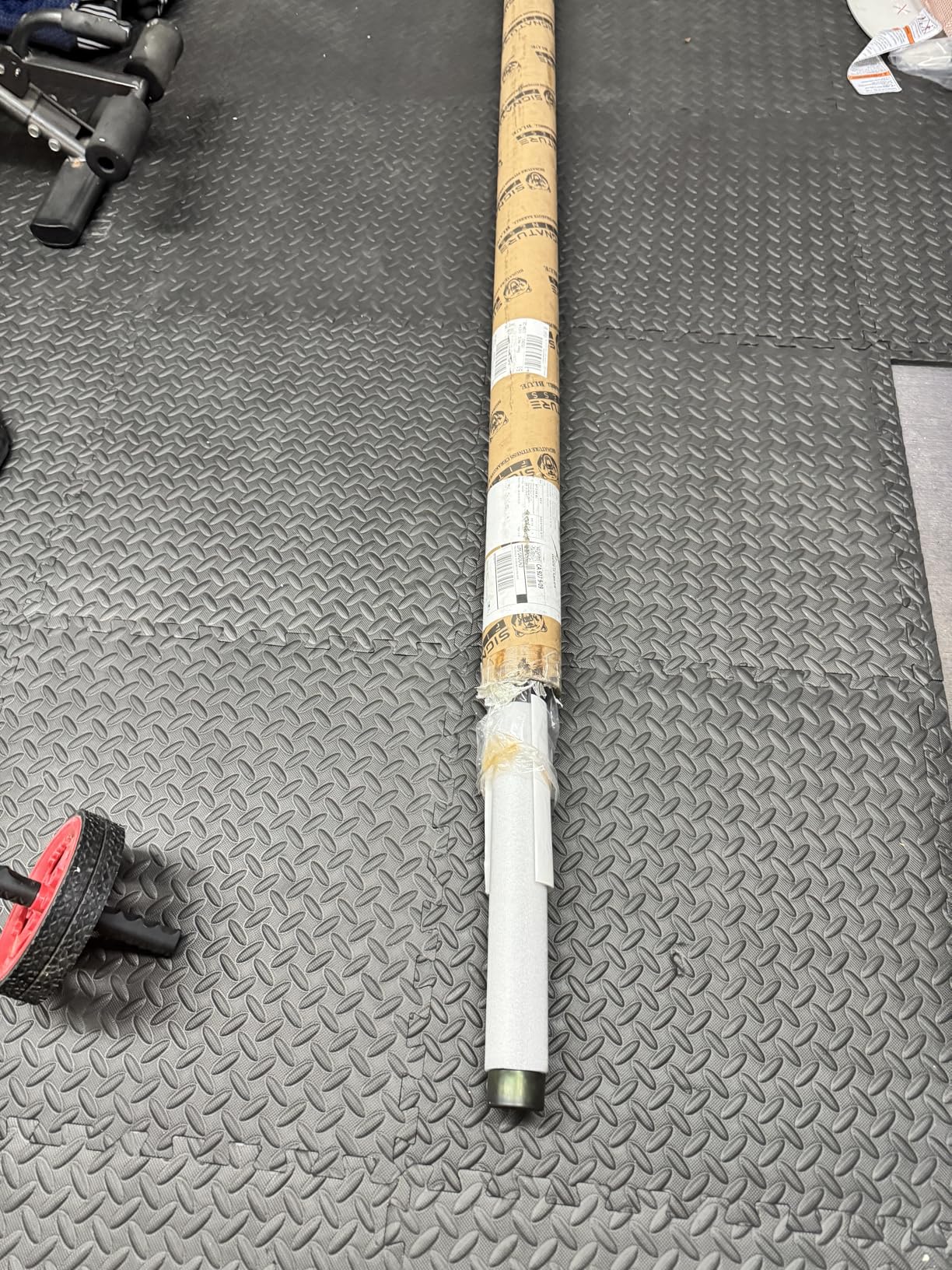 Fitvids Olympic Cerakote Barbell for Home & Commercial Gyms, 190K PSI Tensile Strength Rated for up to 1500LB Capacity customer photo 1