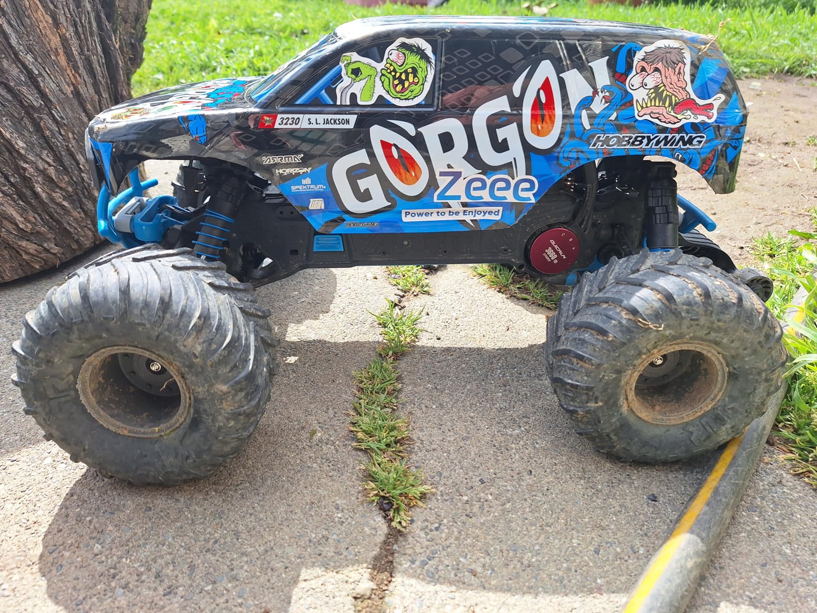 ARRMA Gorgon 1/10 2WD RTR Brushed Monster Truck Battery & Charger Included, Gun Metal customer photo 1