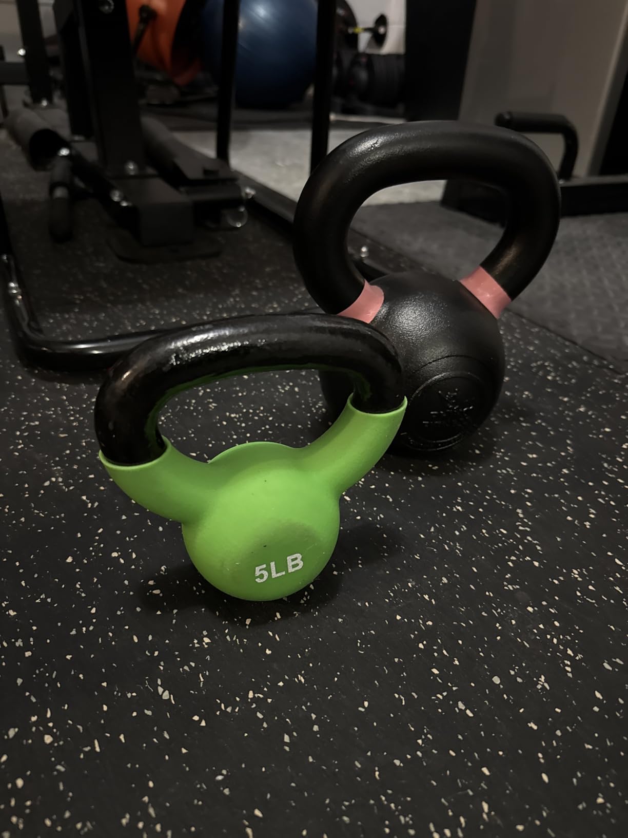 Mikolo Neoprene Coated Cast Iron Kettlebells 5-30LB Set, Solid Weight Set with Wide Grip Handle and Flat Bottom customer photo 1