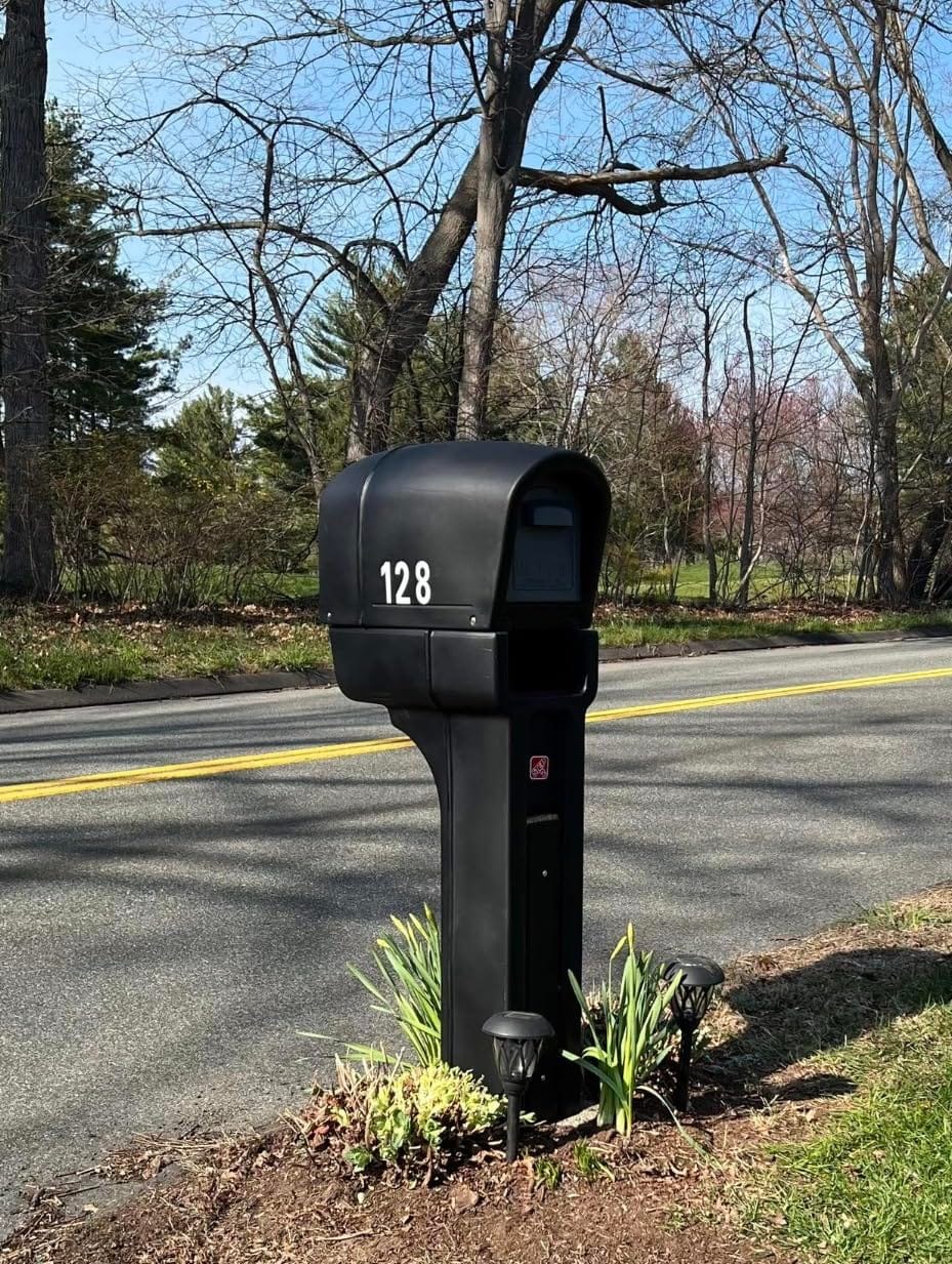 Step2 MailMaster Plus Mailbox & Post, Weather Resistant, Large Outdoor Mailboxes, Made of Durable Plastic, Easy to Install, Flag Included, Black customer photo 2