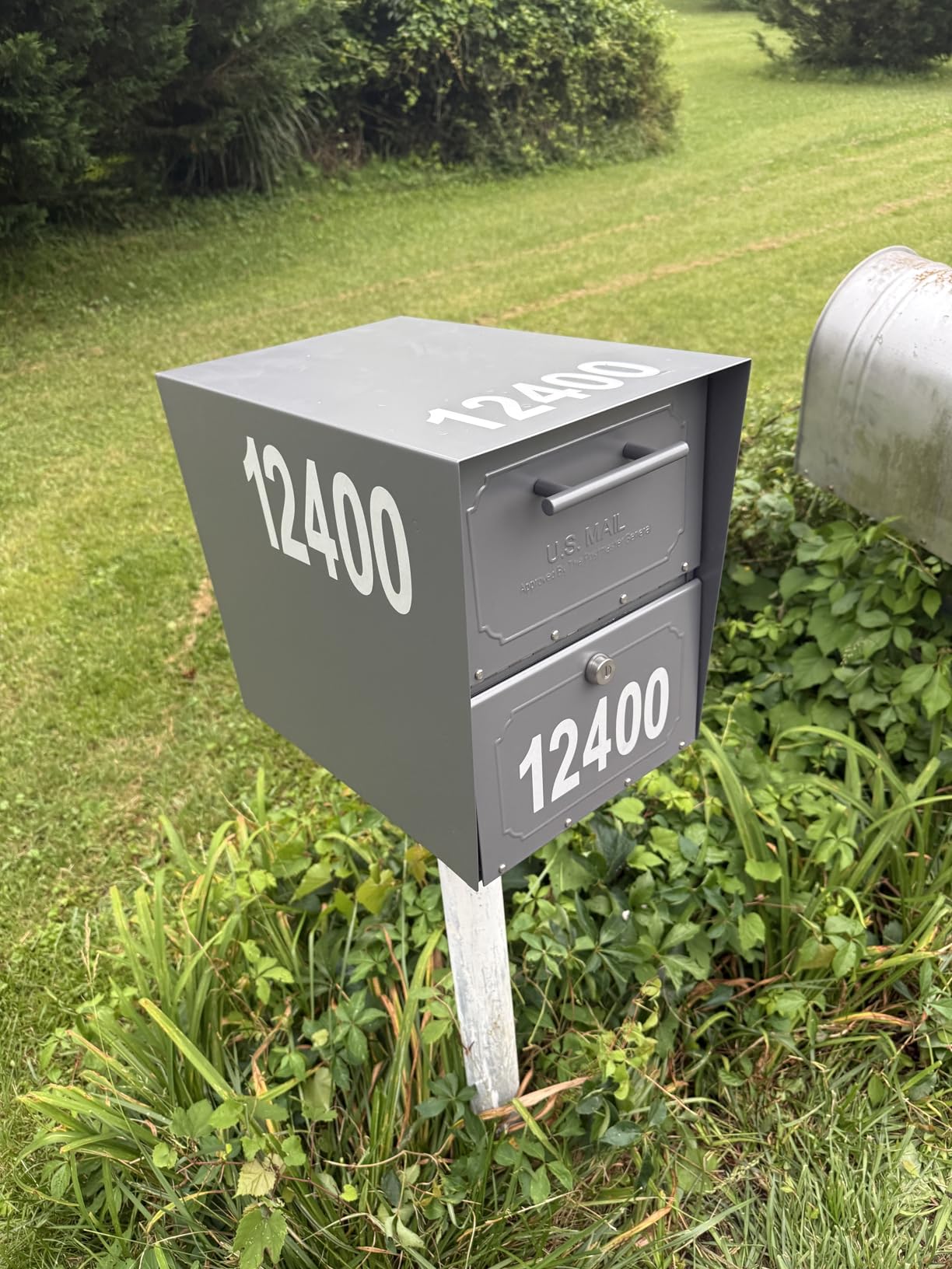 Architectural Mailboxes 6200B-10 Oasis Classic Locking Post Mount Parcel Mailbox with High Security Reinforced Lock, Black, 18.00 x 15.00 x 11.50 inches customer photo 2