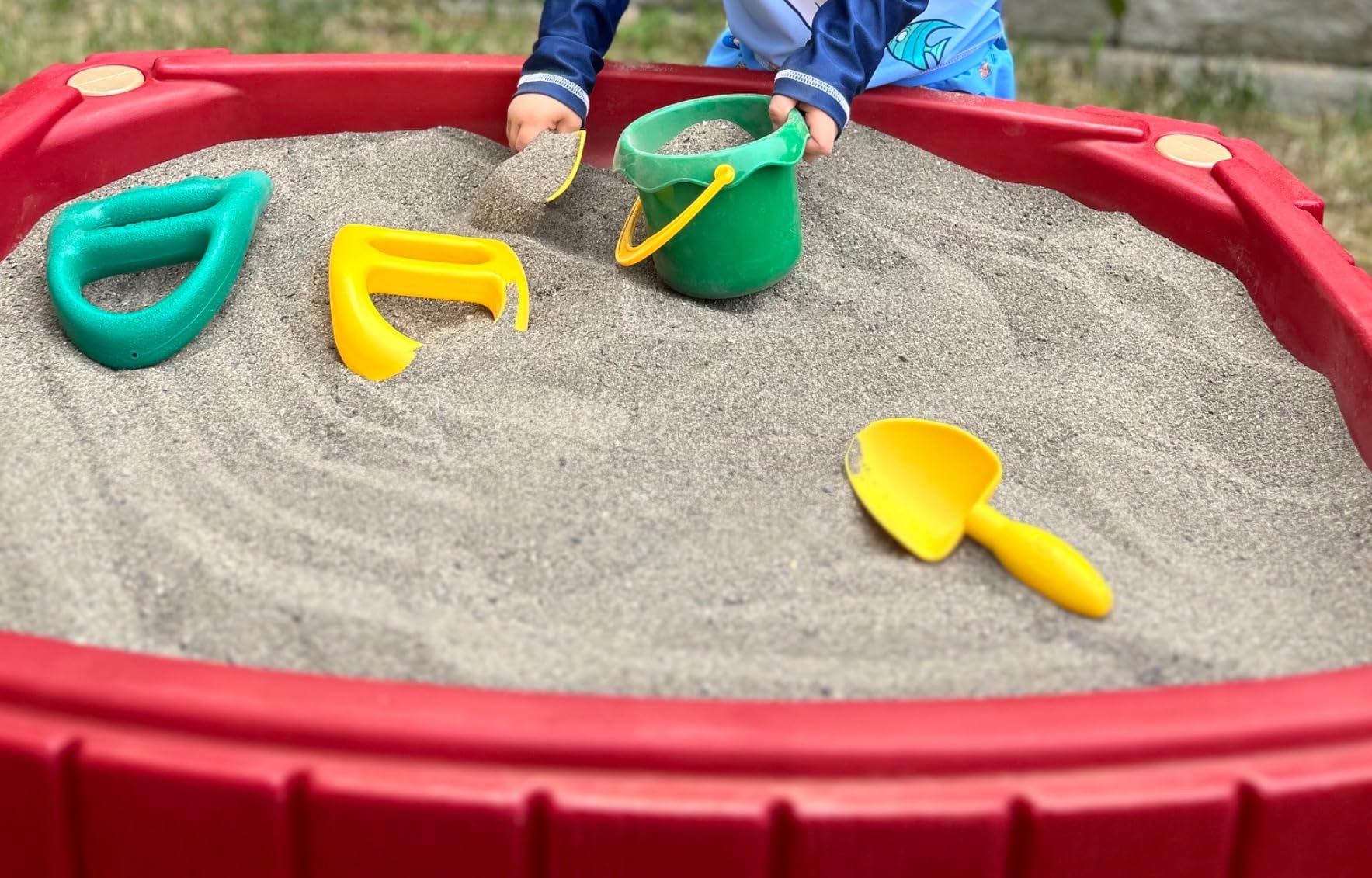 Step2 Naturally Playful Sand Table, Kids Sand Activity Sensory Table, 5 Piece Accessory Kit, Toddler Summer Outdoor Toys, 2+ Years Old customer photo 2