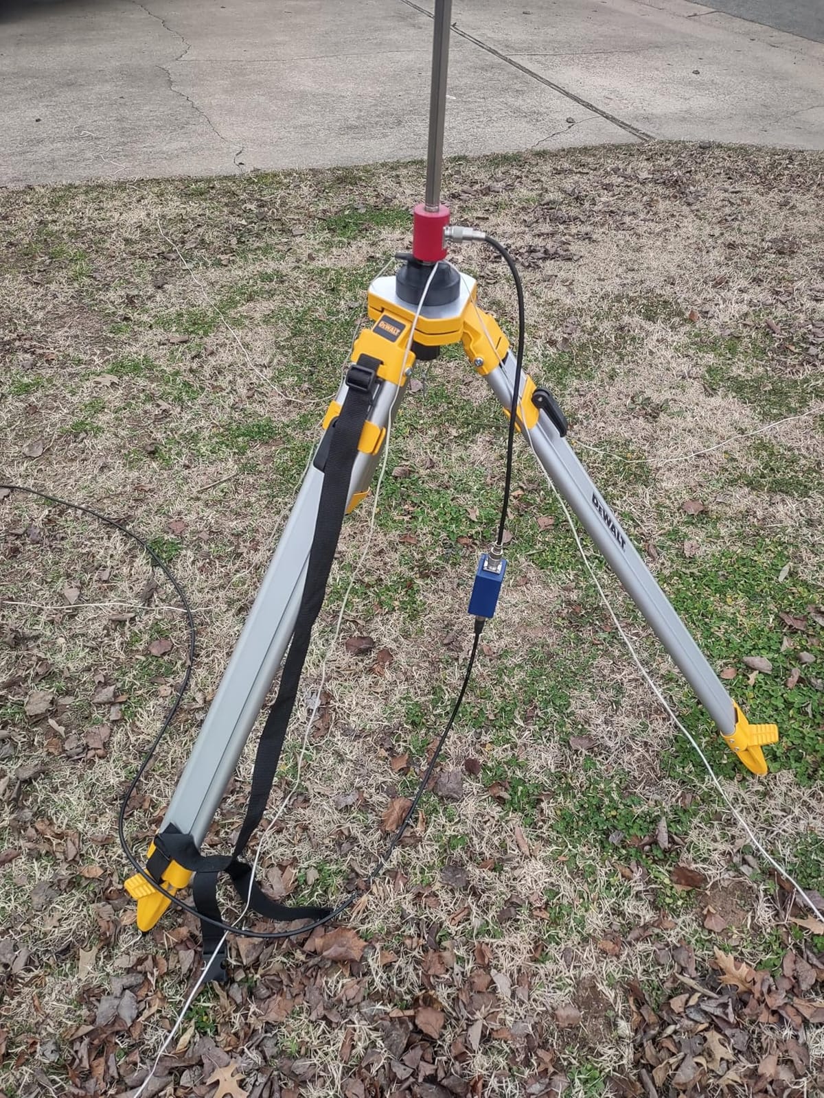 DEWALT Tripod Stand, Heavy Duty Construction Tripod, Built-In Strap (DW0737) customer photo 1