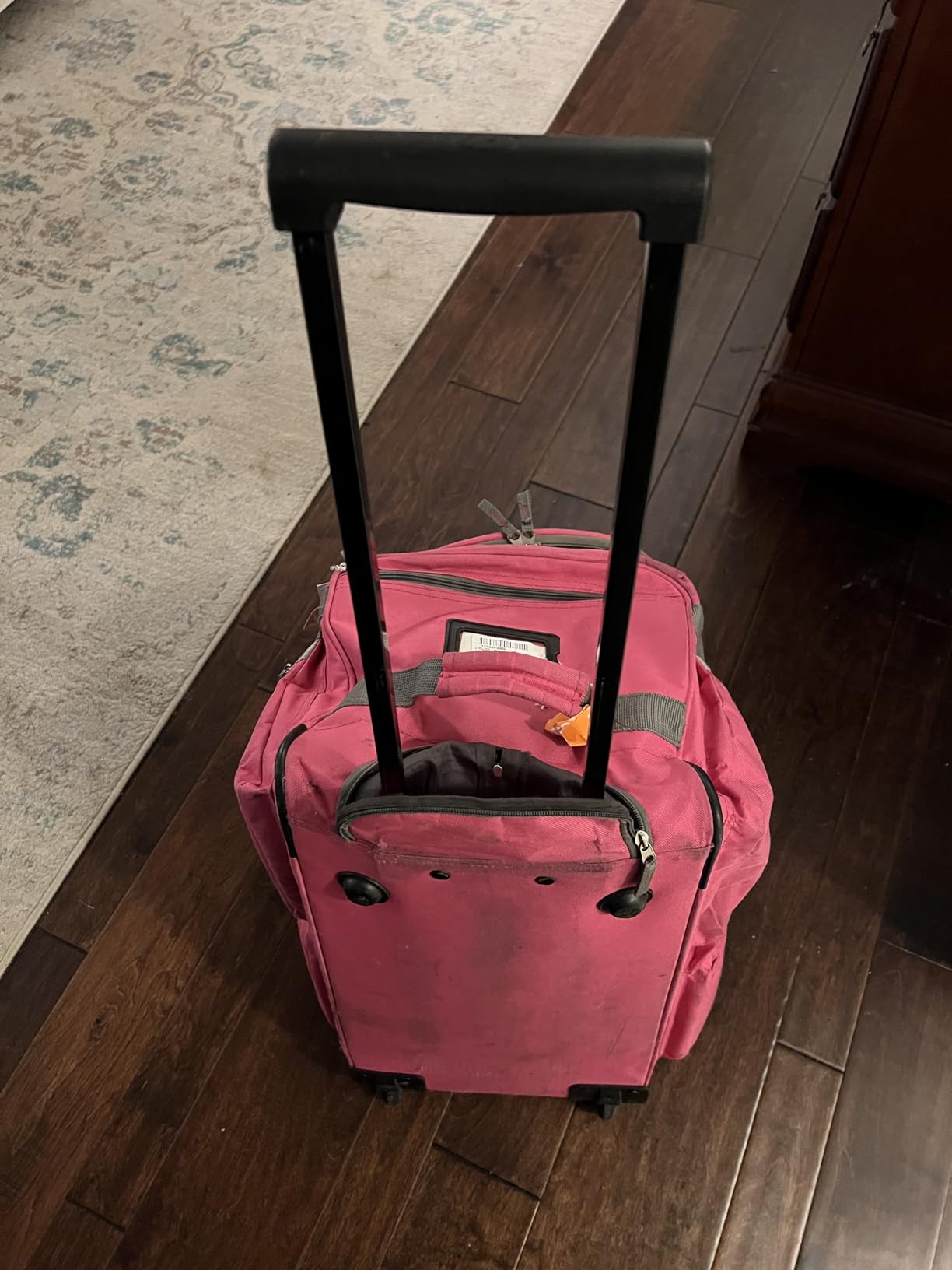 Olympia U.S.A. 29 inch Jumbo Size 8 Pockets Wheeled Rolling Duffel Bag Water Resistant Luggage Lightweight Travel Suitcase with Retractable Handle customer photo 1