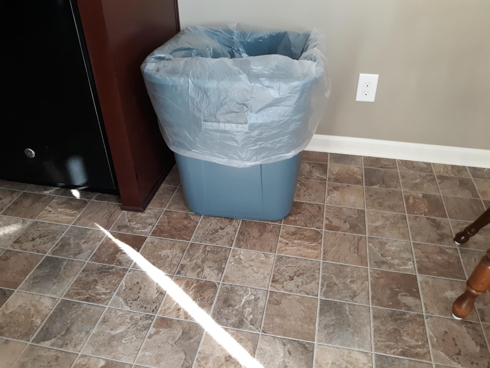 Rubbermaid Commercial LLDPE Square Brute 28-Gallon Trash Can without Lid, Gray, For Restaurants/Garages/Offices/Mailrooms/Classrooms customer photo 1