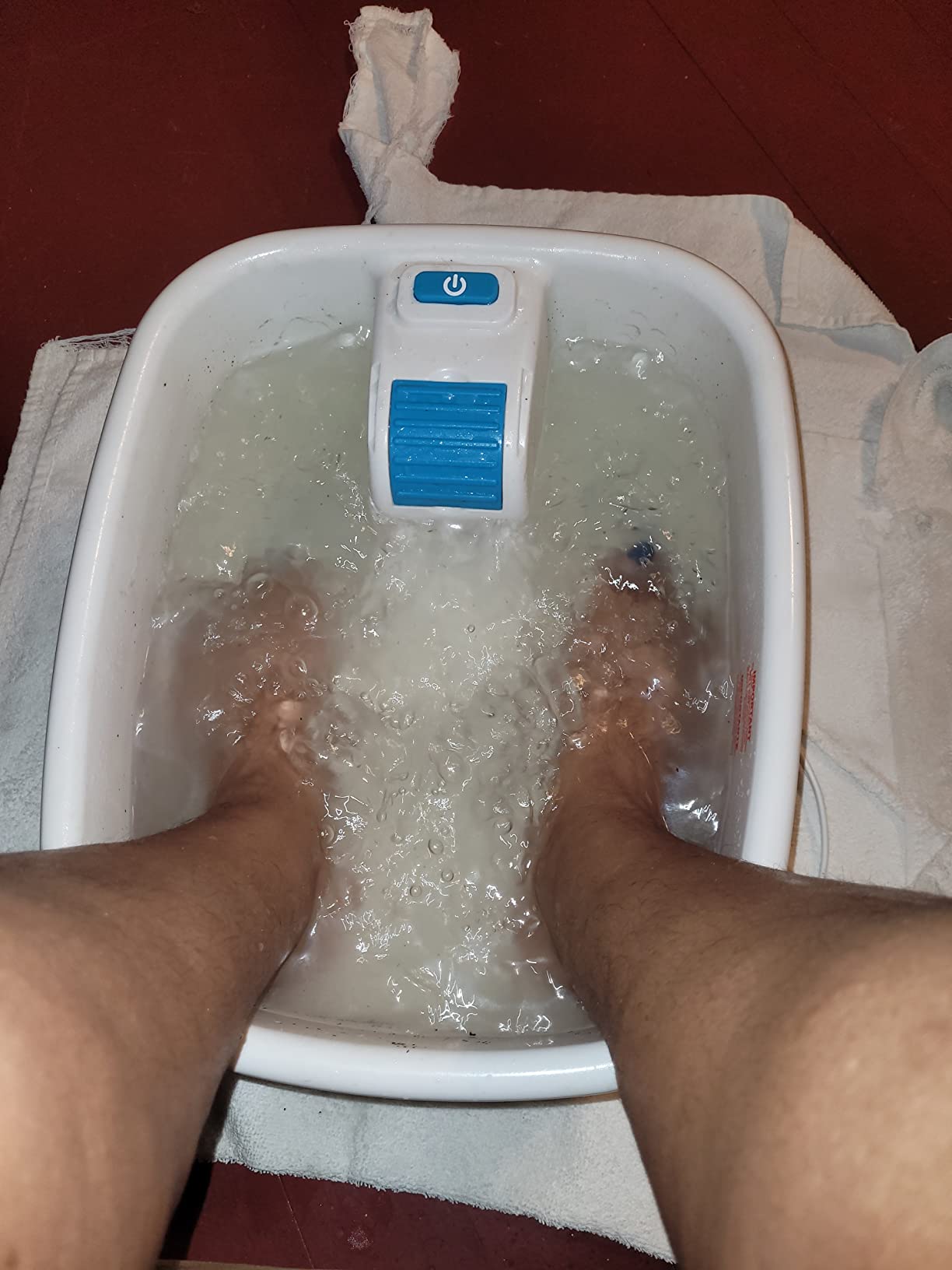 HoMedics Bubble Bliss Deluxe Foot Spa with Heat Massaging Arch, 3 Acupressure Attachments, Splash Guard, Raised Nodes Creates Bubbles, Improves Circulation, Soothe Tired Muscles customer photo 2