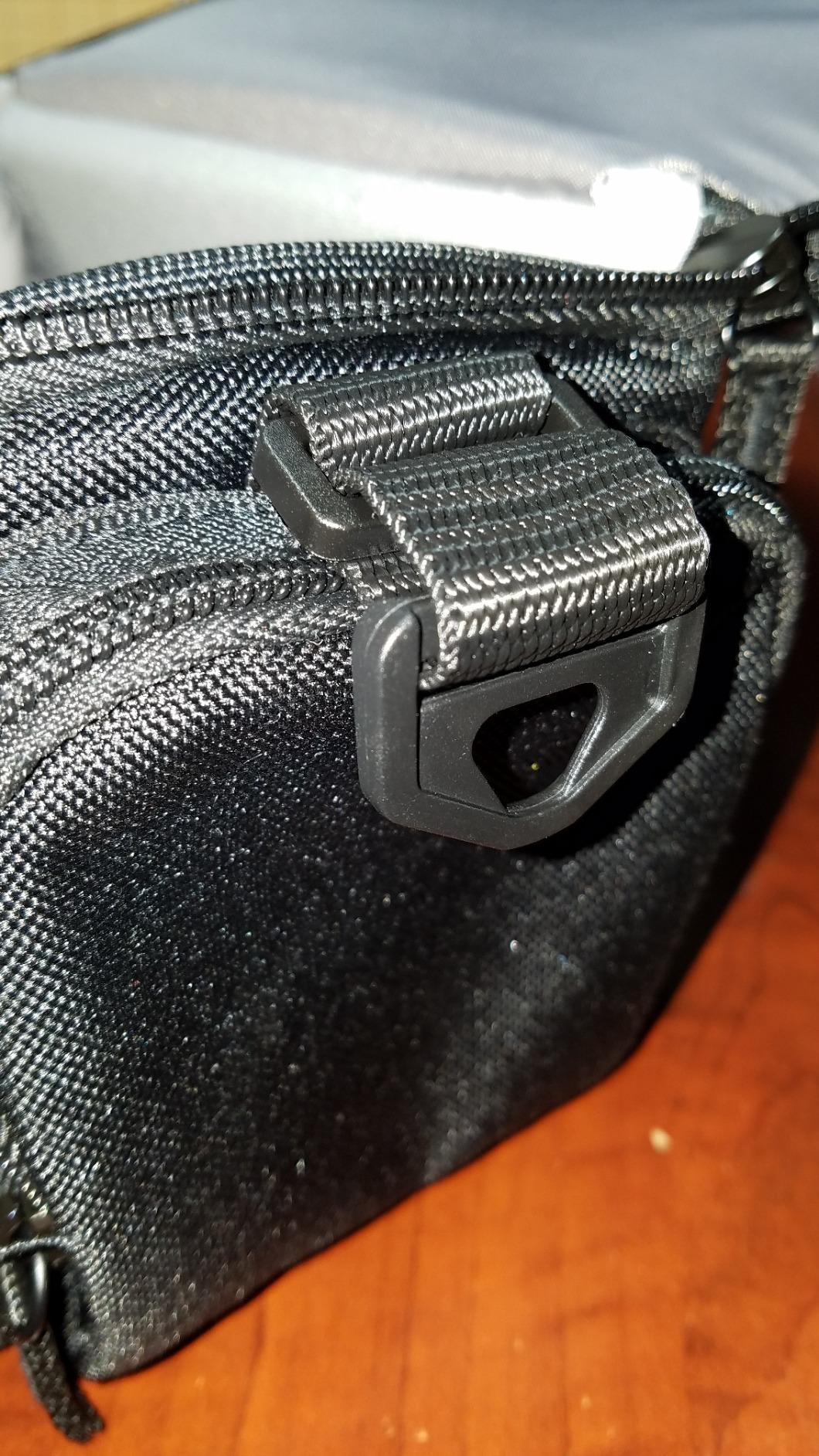 Sony LCSU21 Soft Carrying Case for Cyber-Shot and Alpha NEX Cameras (Black) customer photo 2
