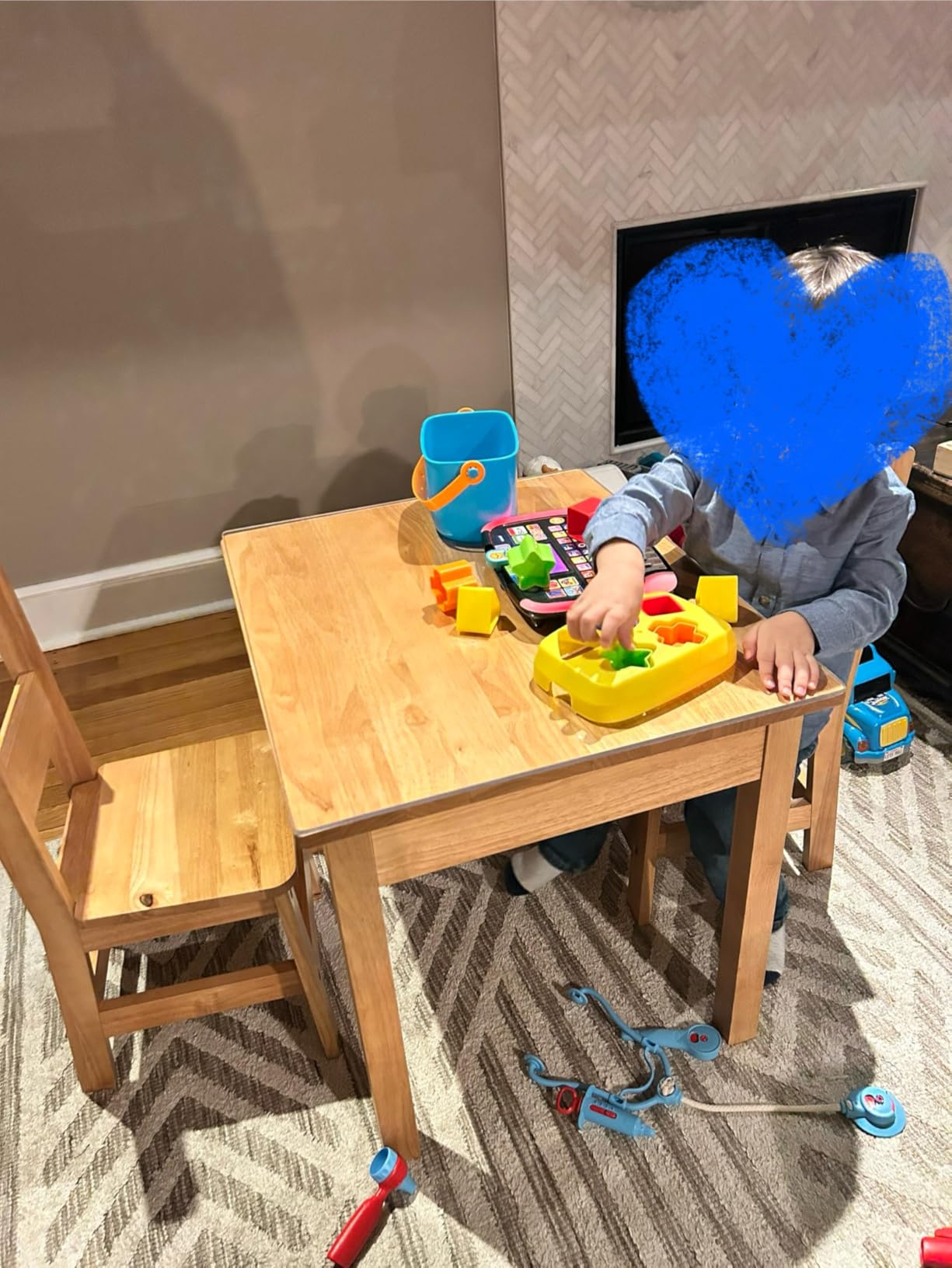 Melissa & Doug Solid Wood Kids Table and Chairs (2), Premium Quality Wooden Toddler Table and Chair Set for Kids Playroom Furniture & Montessori Classroom Furniture for Boys & Girls Ages 3+ customer photo 1