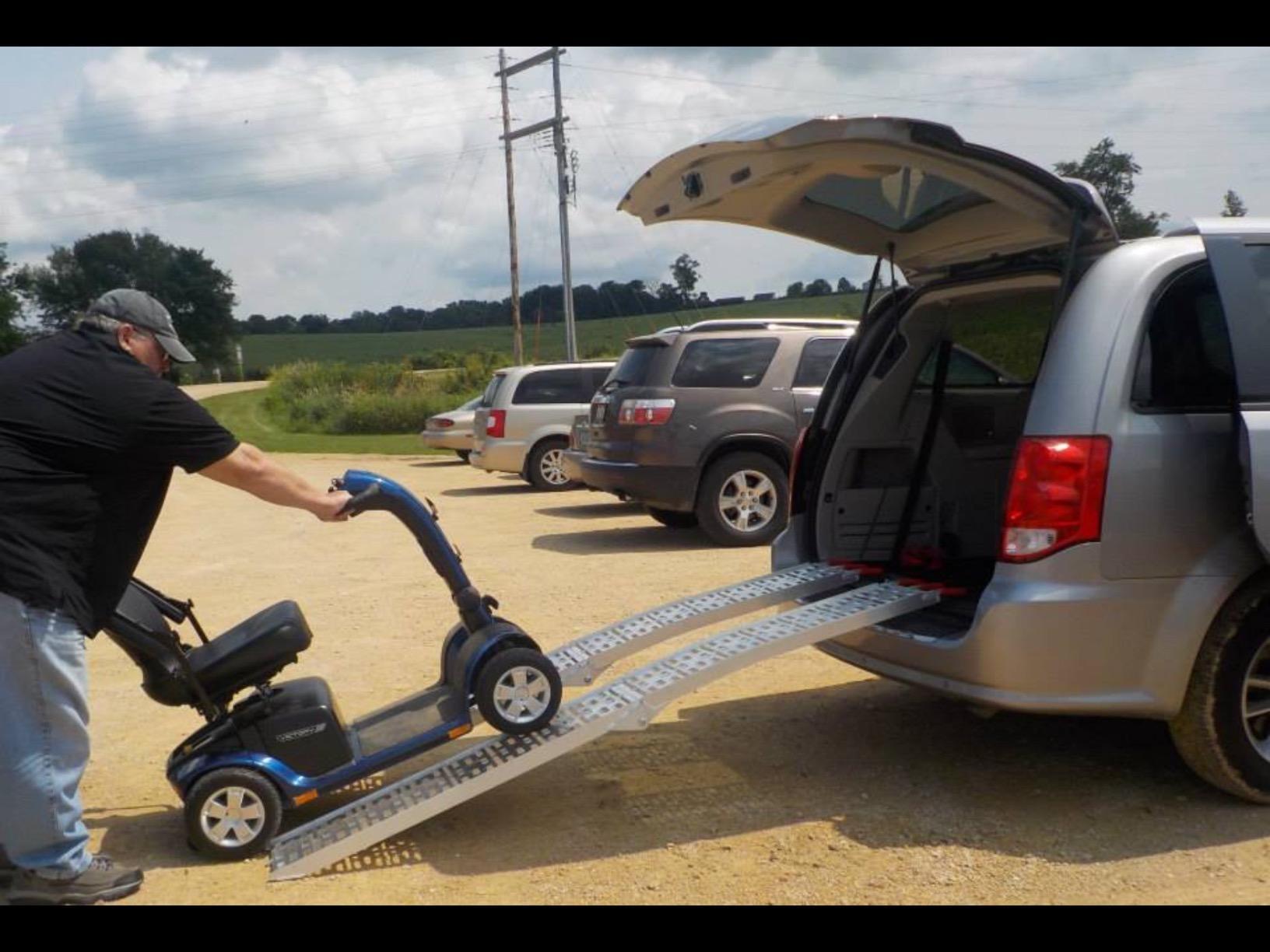 7.5' ATV Loading Ramps, 1,500 lb Capacity, Titan Ramps | Aluminum loading=