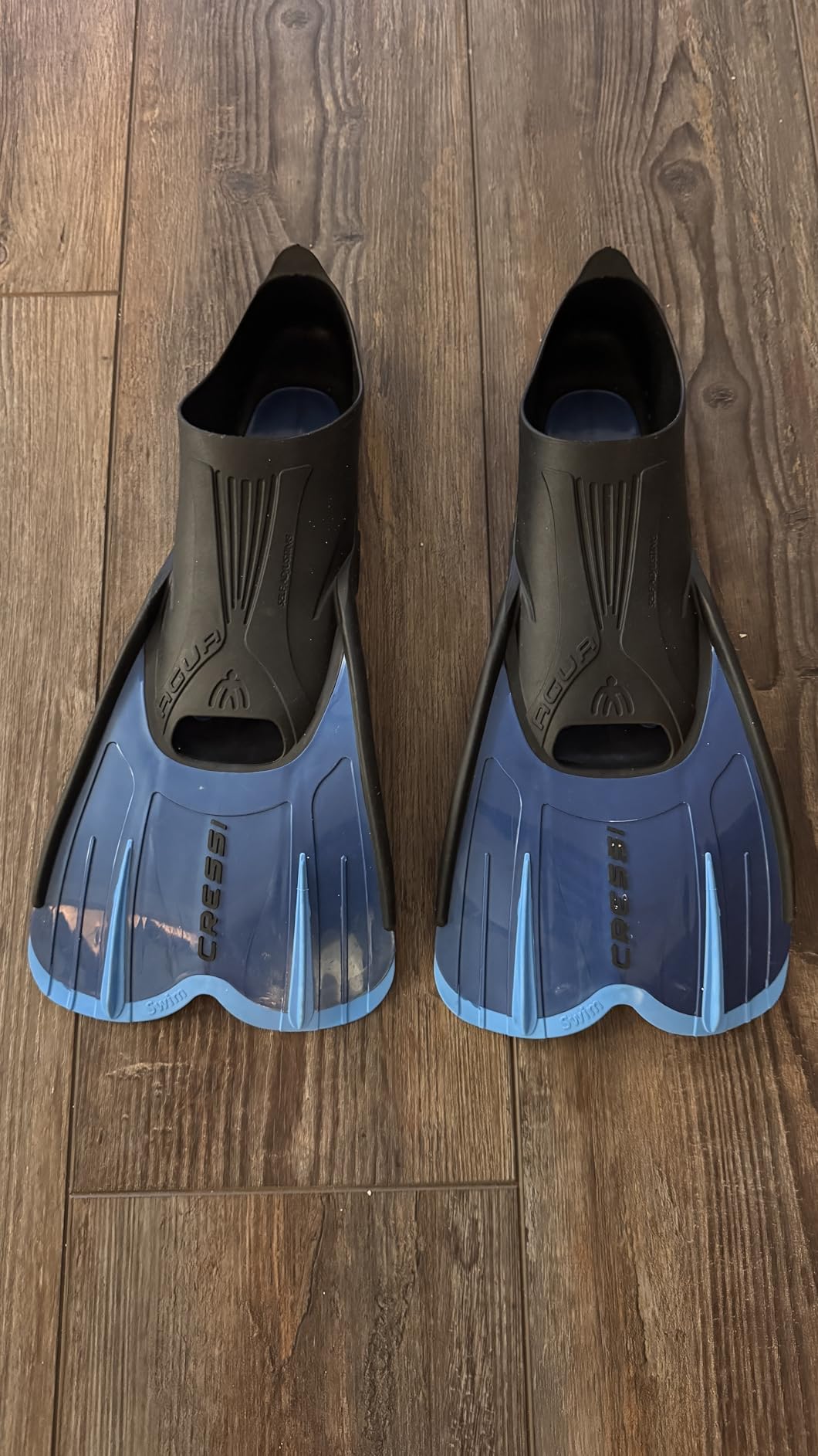 Cressi Adult Short Light Swim Fins with Self-Adjustable Comfortable Full Foot Pocket - Perfect for Traveling - Agua Short: Made in Italy customer photo 2