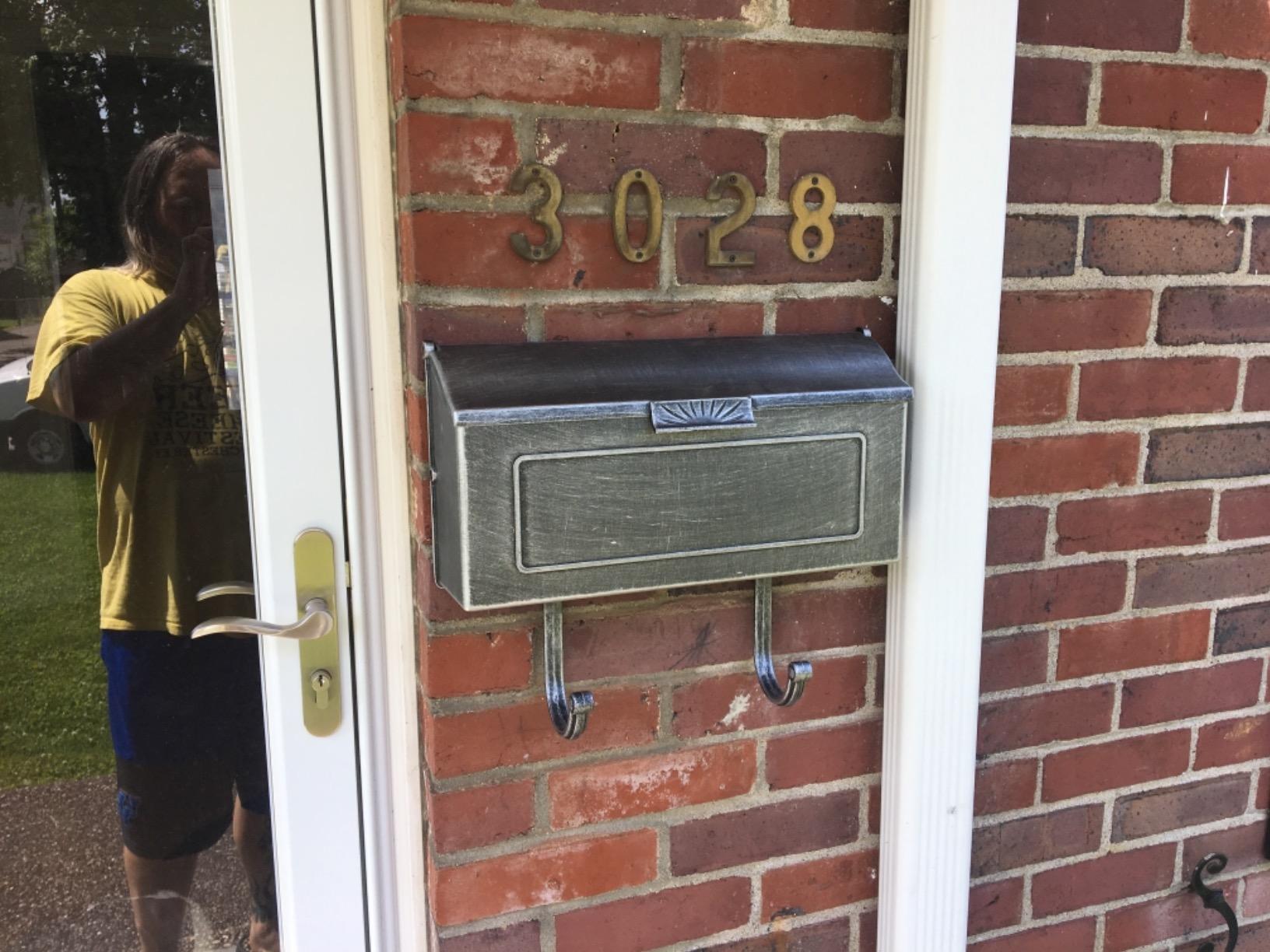 Special Lite Horizon Horizontal Wall Mount Mailbox - Bronze Aluminum Mailbox for Wall Mount - SHH-1006-HBZ customer photo 2
