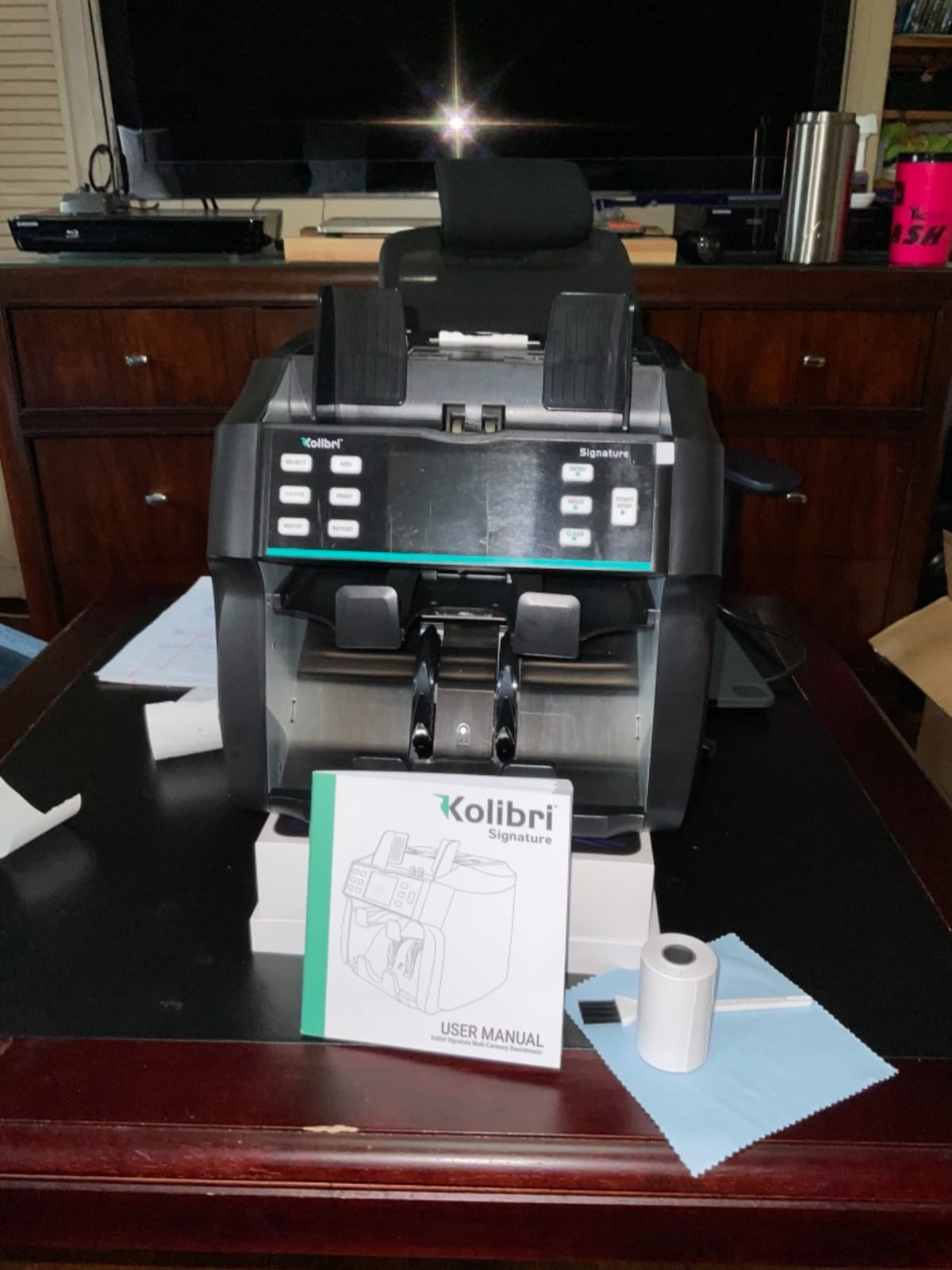 Kolibri Money Counter Machine - UV/MG, Set Value Count, LCD Display, Business Grade, Dollar/Euro, Advanced UV/MG/IR/DD/HLF Detection, 1,500 Notes/Min customer photo 2