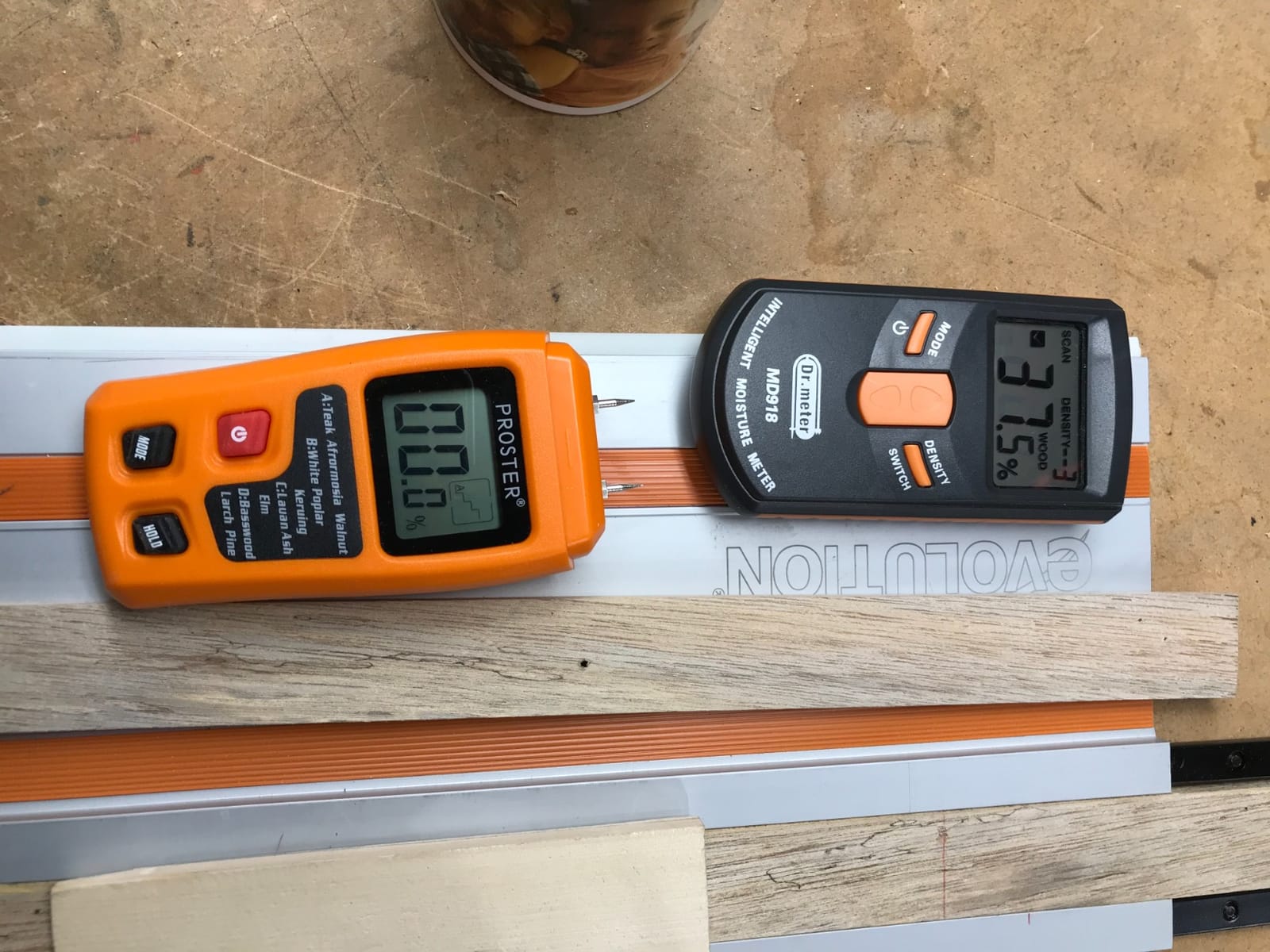 Dr.meter Pinless Wood Moisture Meter, Non-Destructive Moisture Detector for Wood Firewood, 4%-80% Measuring Range Digital Sensor Scanner (MD918) customer photo 1