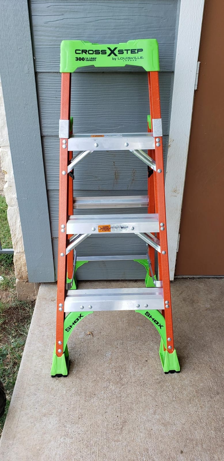 Louisville Ladder 4-foot Fiberglass Cross Step Ladder, 300-Pound Load Capacity, Type IA, FXS1504 customer photo 1