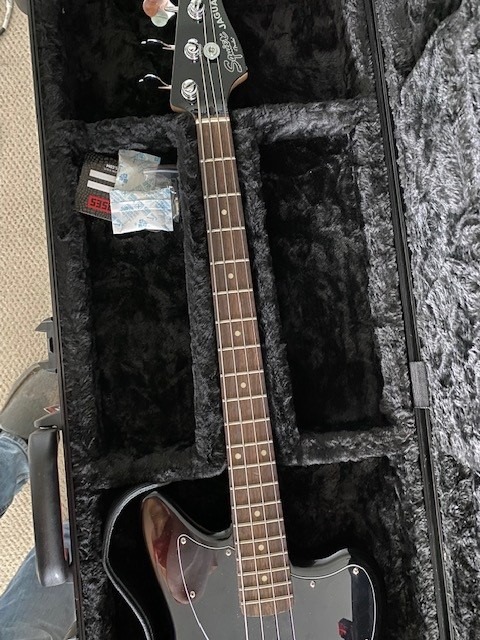 Gator Cases Molded Flight Case for Bass Guitar with TSA Approved Locking Latch, (GTSA-GTRBASS) customer photo 1
