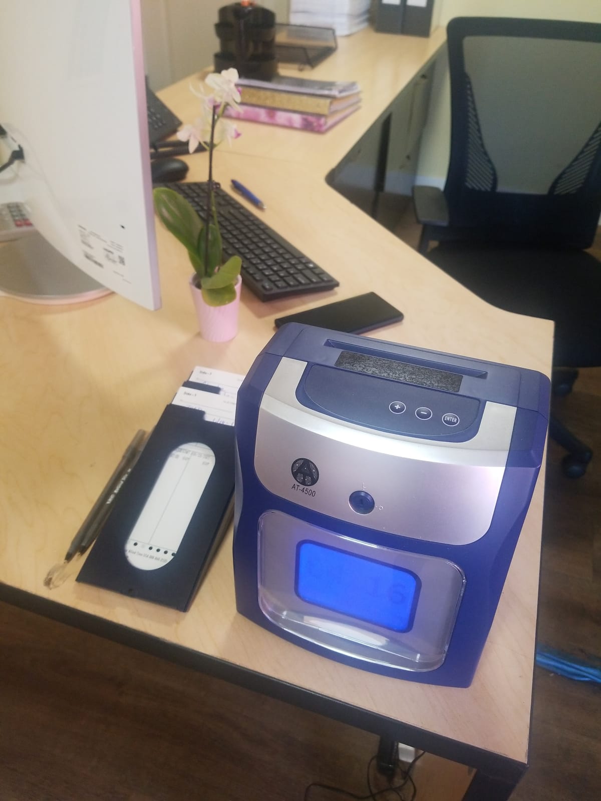 Allied Time USA Calculating AT-4500 Sets up in Minutes - totals Regular and Overtime Hours Worked customer photo 1