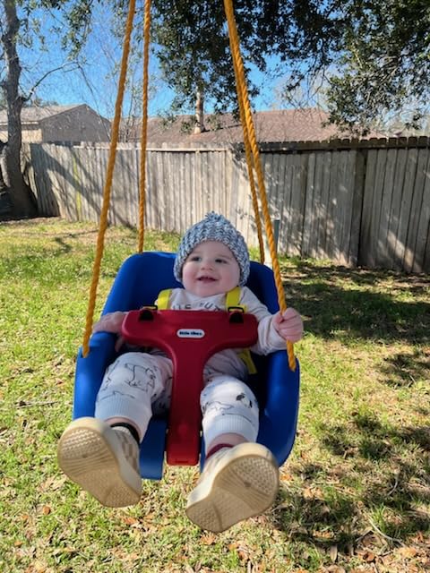 Little Tikes Snug 'n Secure Blue Swing with Adjustable Straps, 2-in-1 for Baby and Toddlers Ages 9 Months - 4 Years customer photo 2