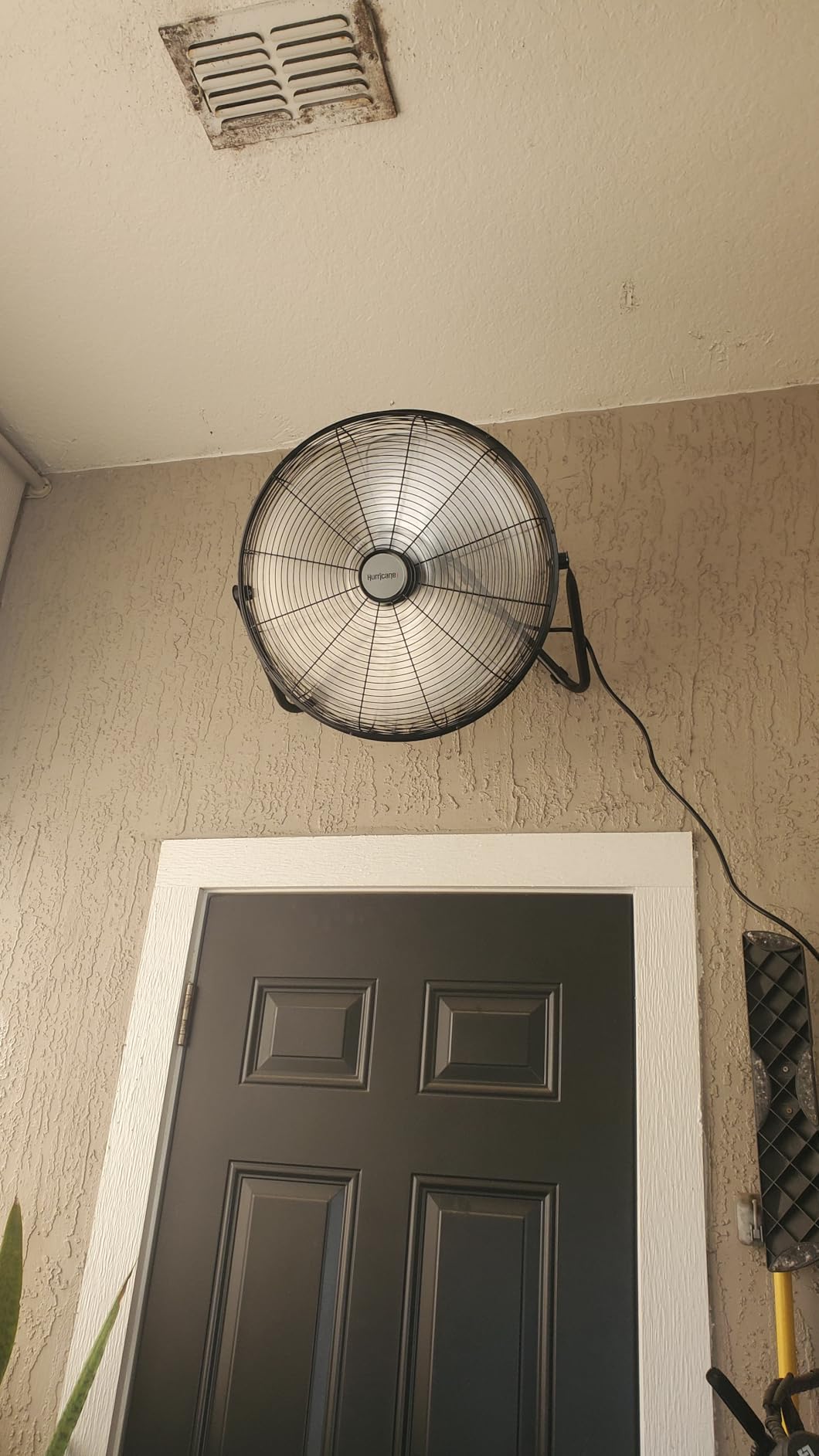 Hurricane Pro High Velocity Metal Blade Floor Fan, 3 Speeds, Black, 20in | Corded Electric Air Cooling Unit w/ 5300 CFM Airflow for Home, Greenhouses, Garages, Gyms & Workshops customer photo 1