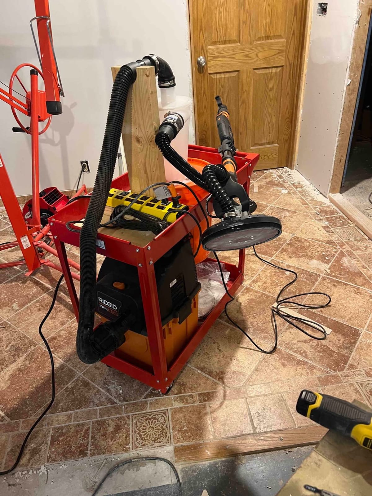 WEN 6369 Drywall Sander, Variable Speed with 15 ft. Hose customer photo 1