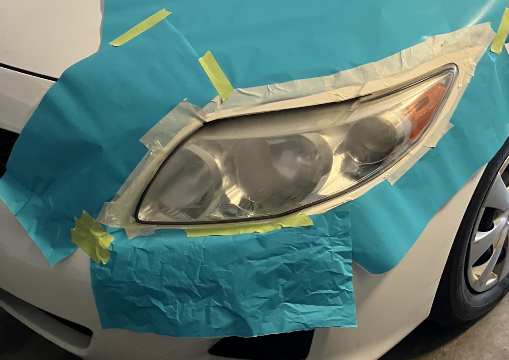 Meguiar's Two Step Car Headlight Restoration Kit | Headlight Cleaner Restores Clear Car Plastic & Protects from Re-Oxidation, Includes Coating & Cleaning Solution, 4 Piece Kit customer photo 2