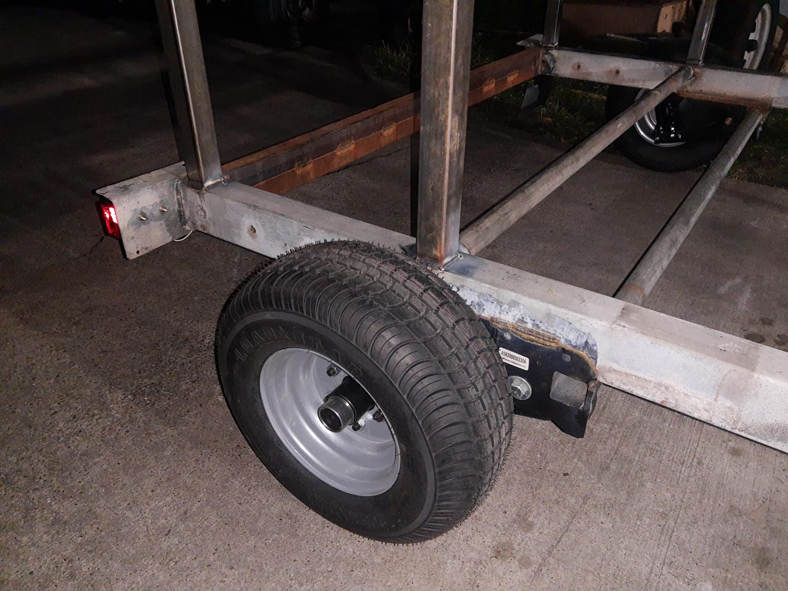 Kenda Loadstar 20.5X8-10 Trailer Tire Load Range E on 5 Bolt Silver Wheel customer photo 1