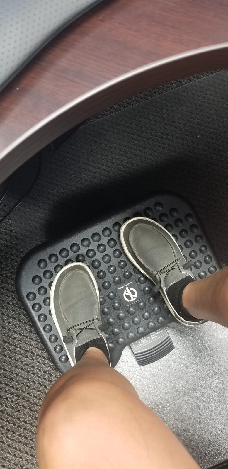 Mind Reader Foot Rest, Under Desk at Work, Ergonomic, Height Adjustable, Office, Plastic, 17