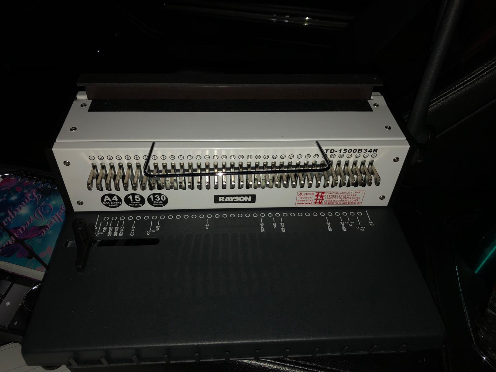 RAYSON TD-1500B34R 3:1 Wire Binder, 15-Sheet Punch, 130-Sheet Capacity, 34 Fully Disengageable Round-Hole Punch Pins customer photo 1
